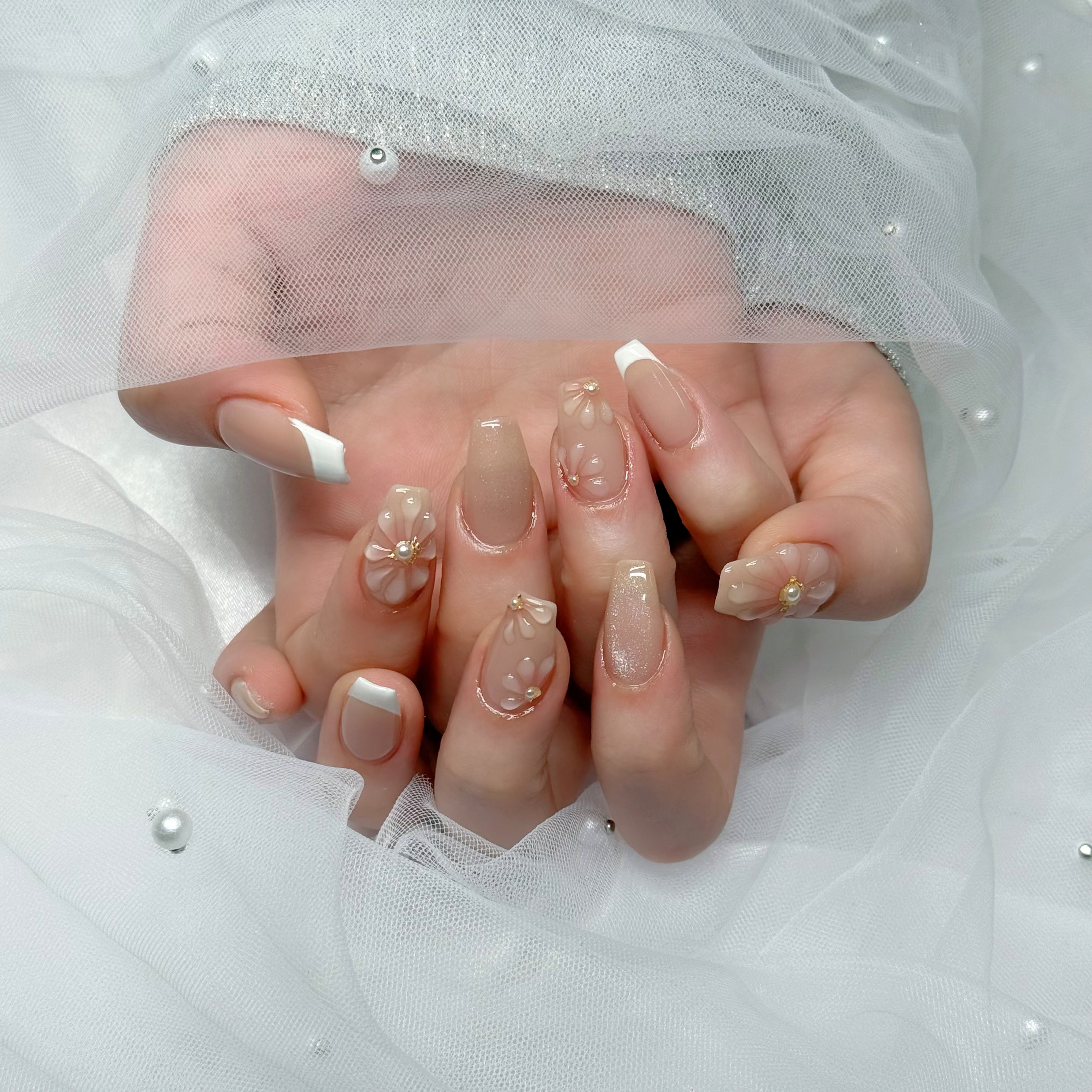 nail_by_lit
