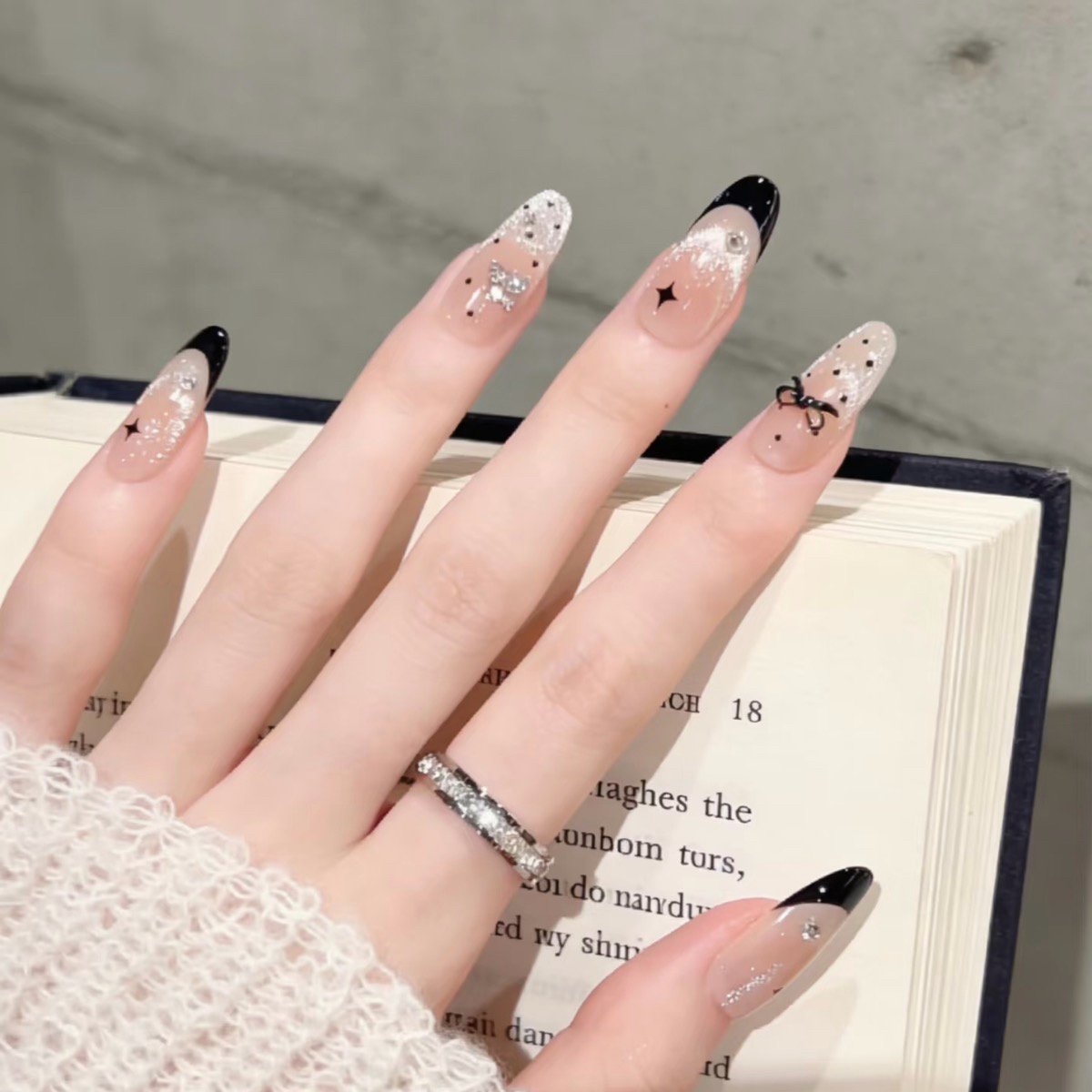Mira.nail