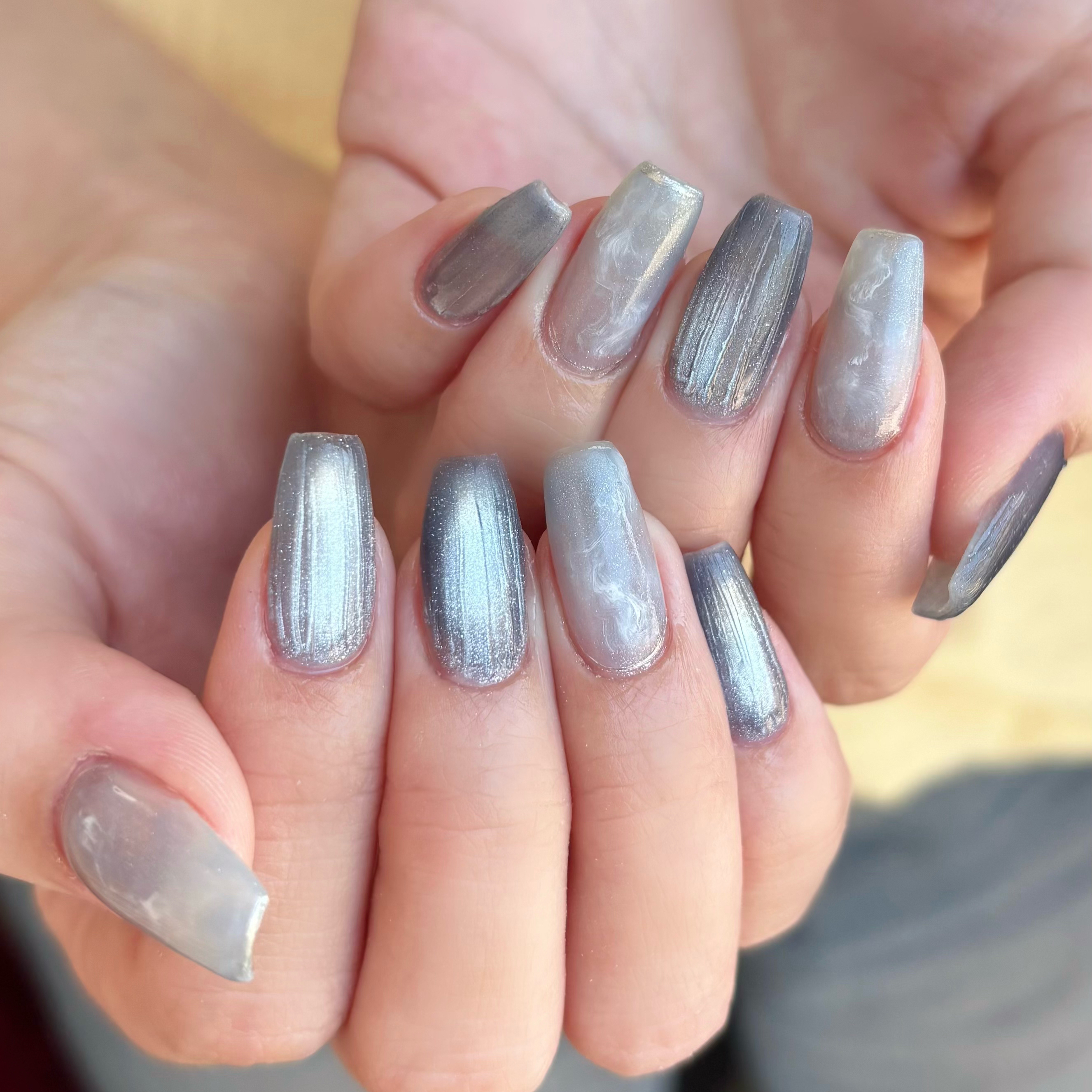 flore__nail