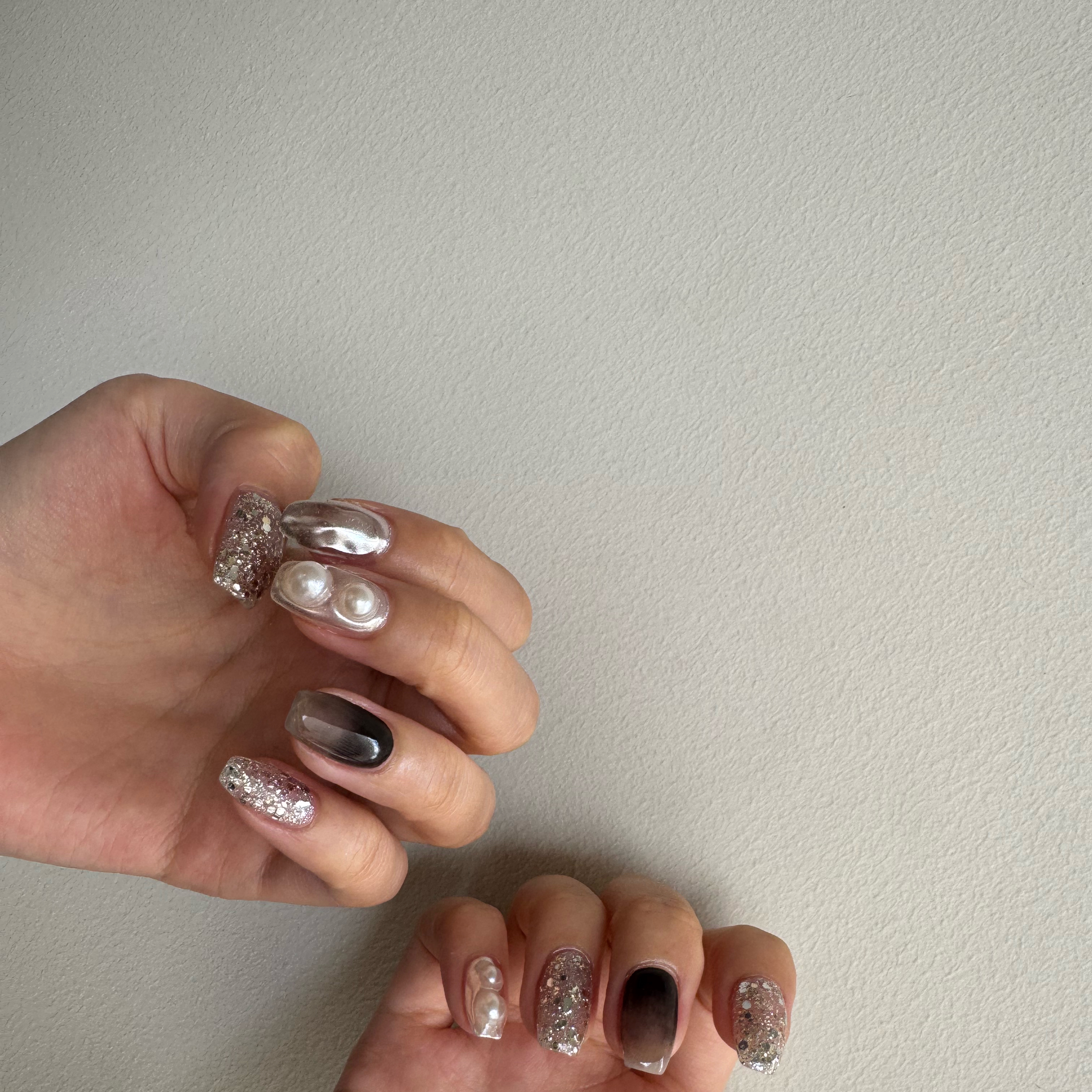 nailroom_emo