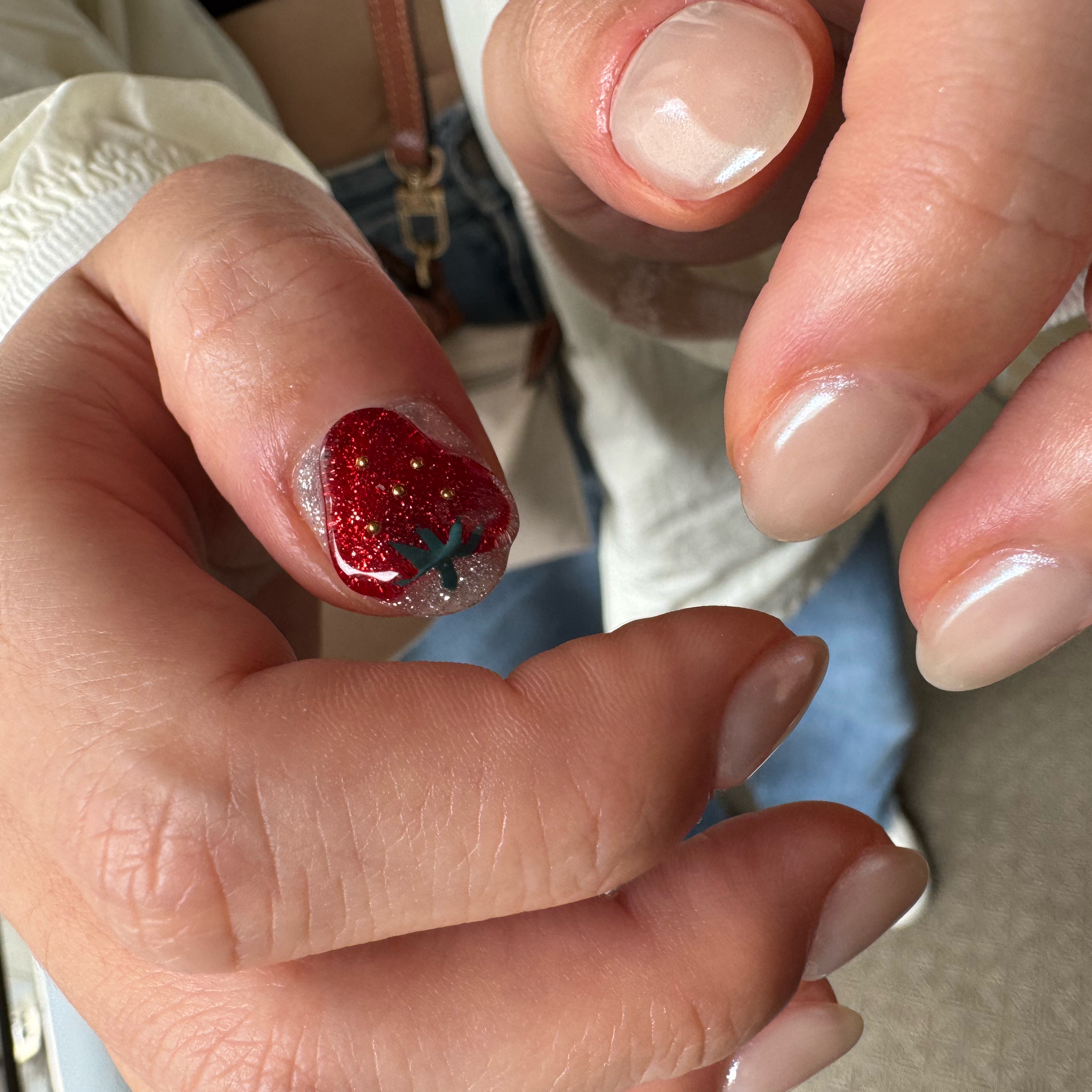 nailroom_emo