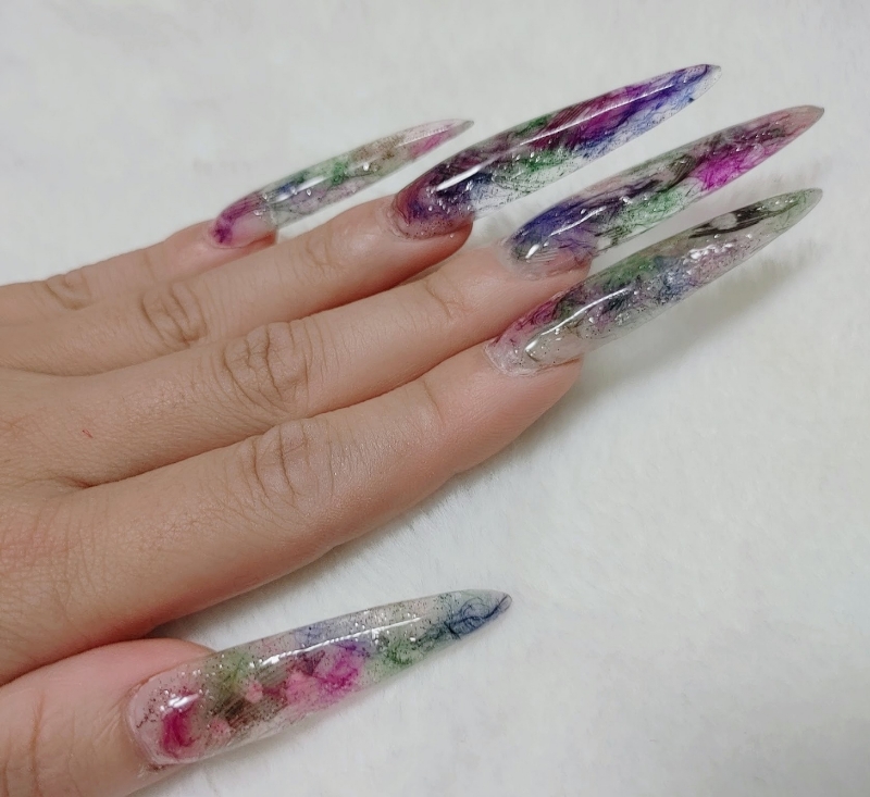 m_ye..nail