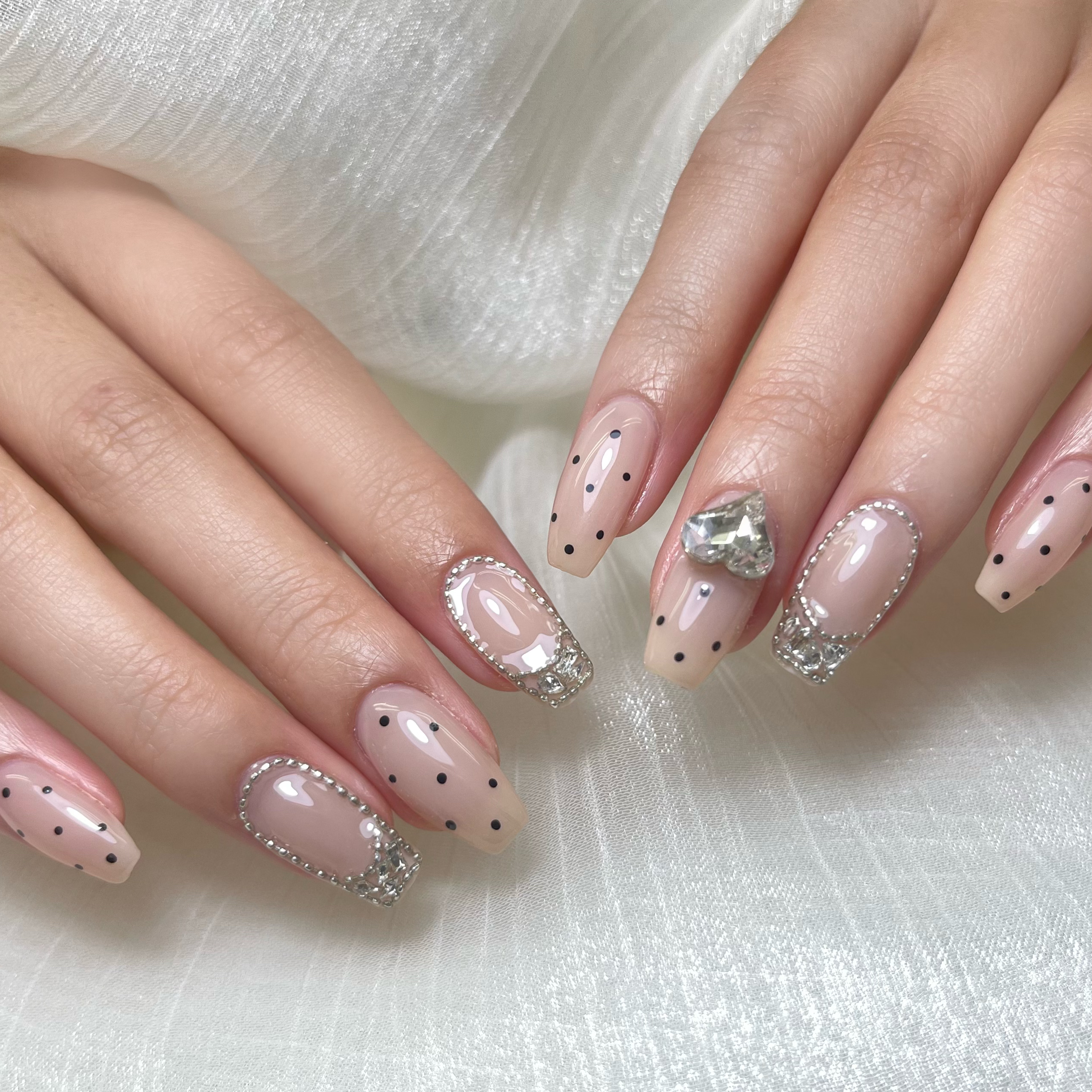 ri.nail_