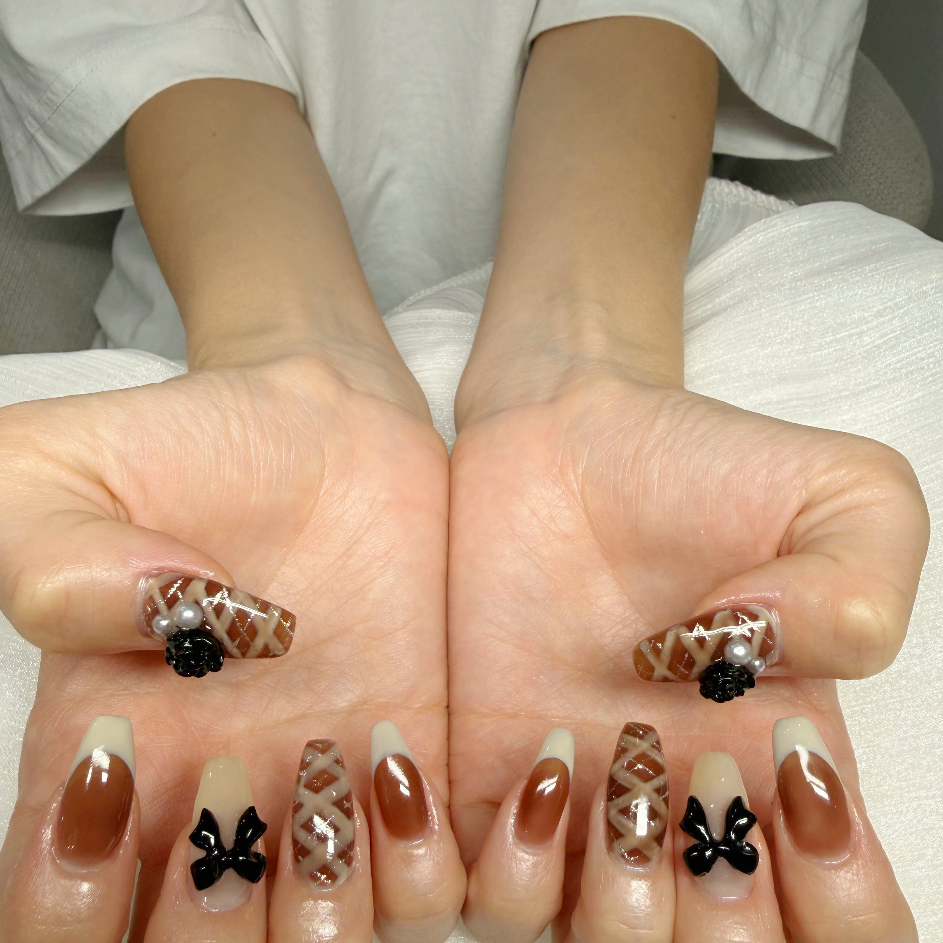 Aina_nail