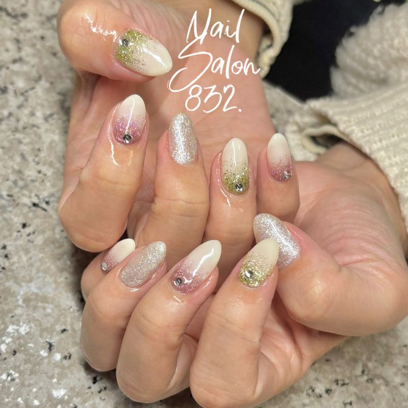 Nail Salon832.