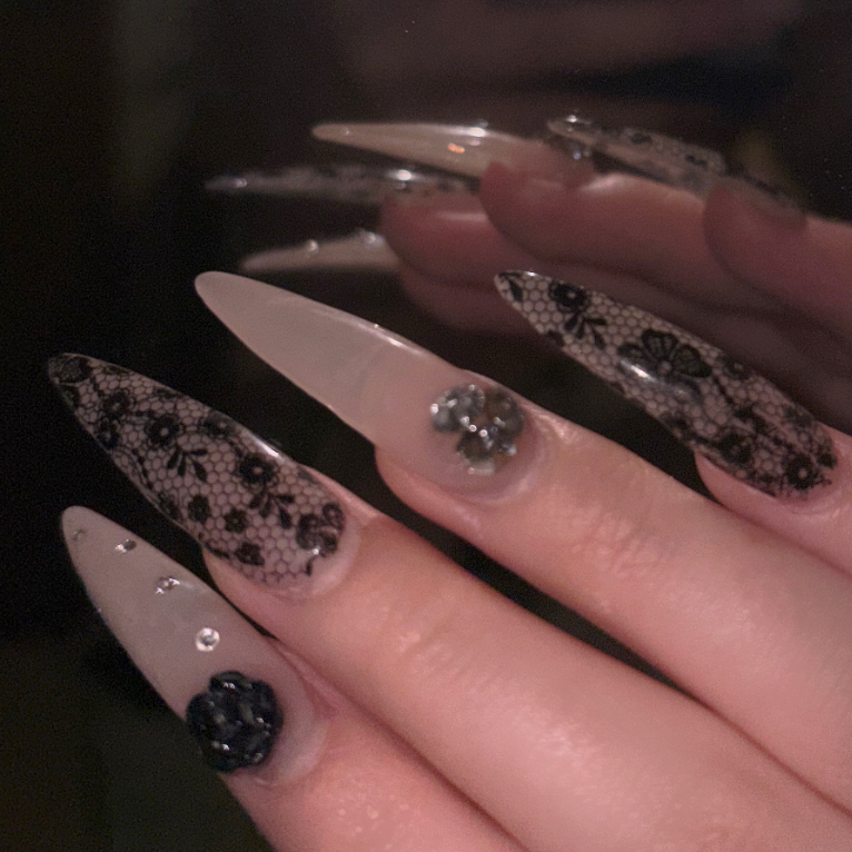 aoi._trunail