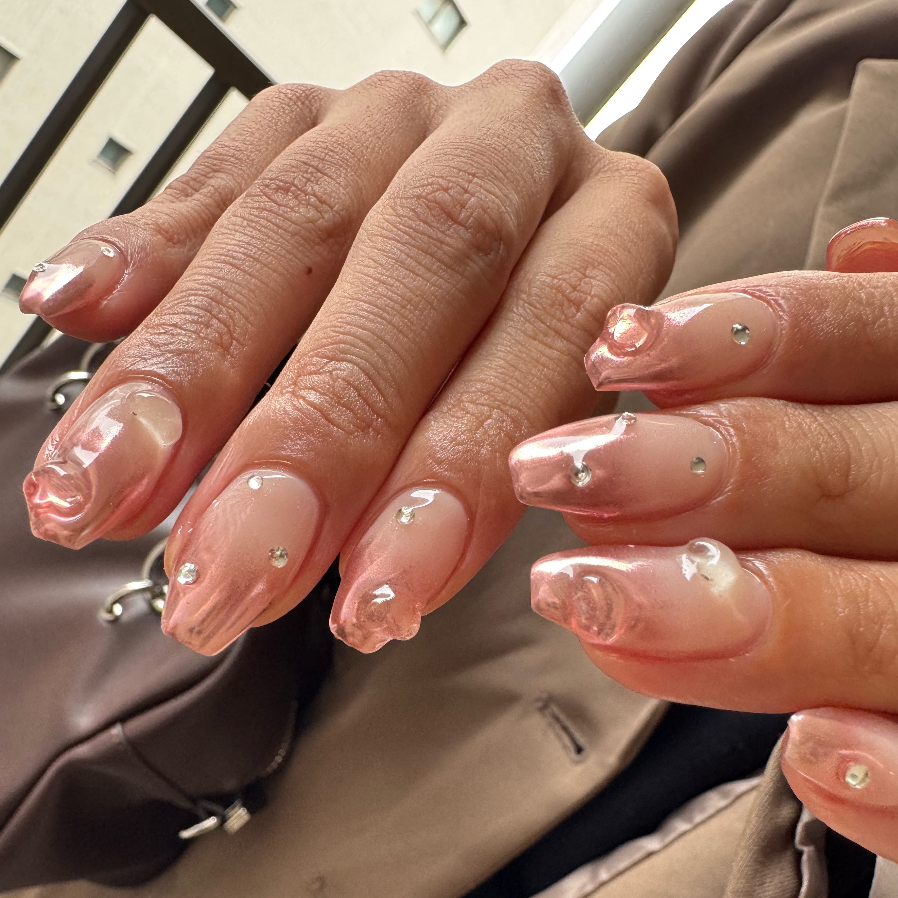 nailroom_emo