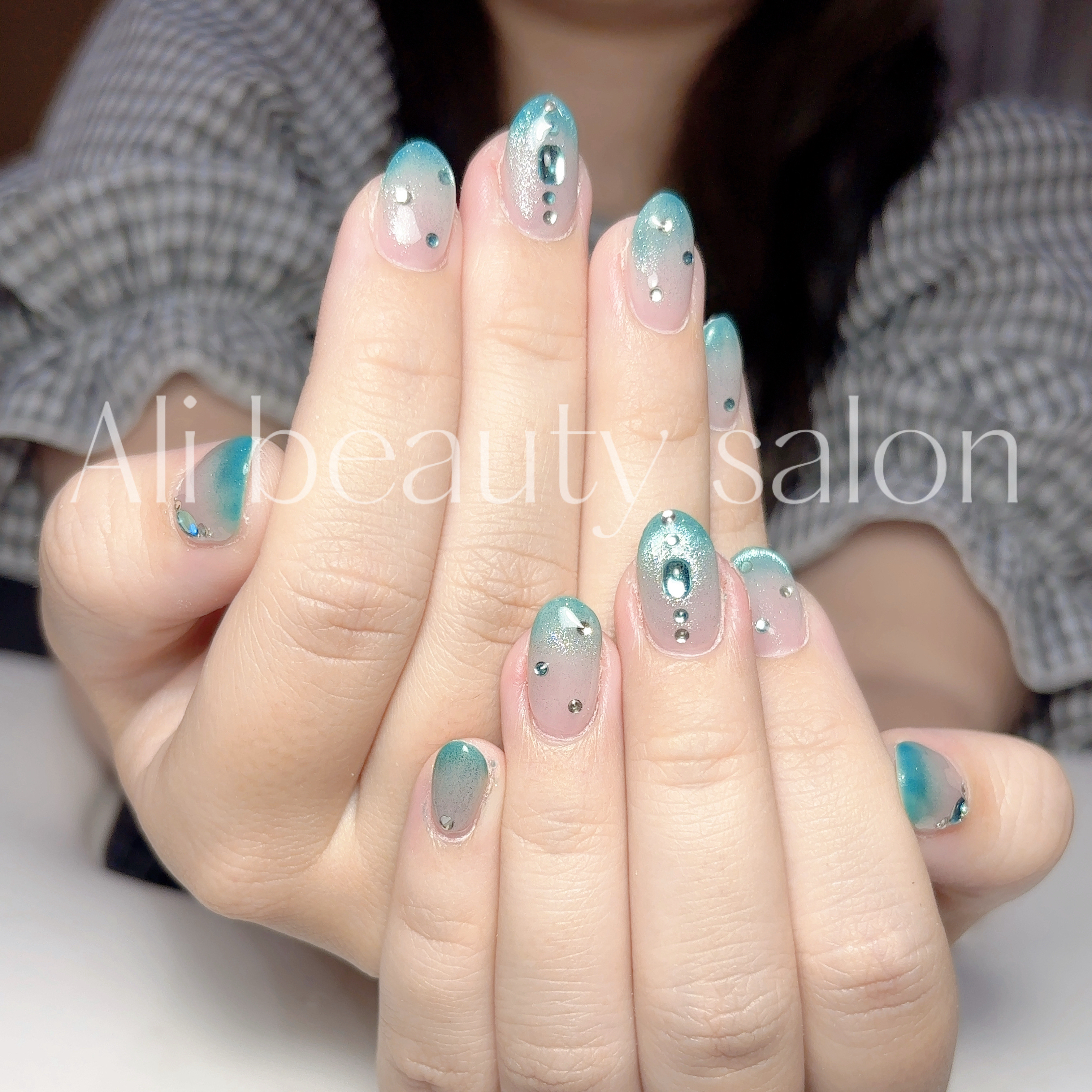 Ali_nail