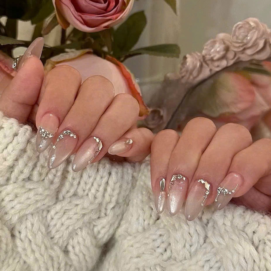 Lucy_Nail