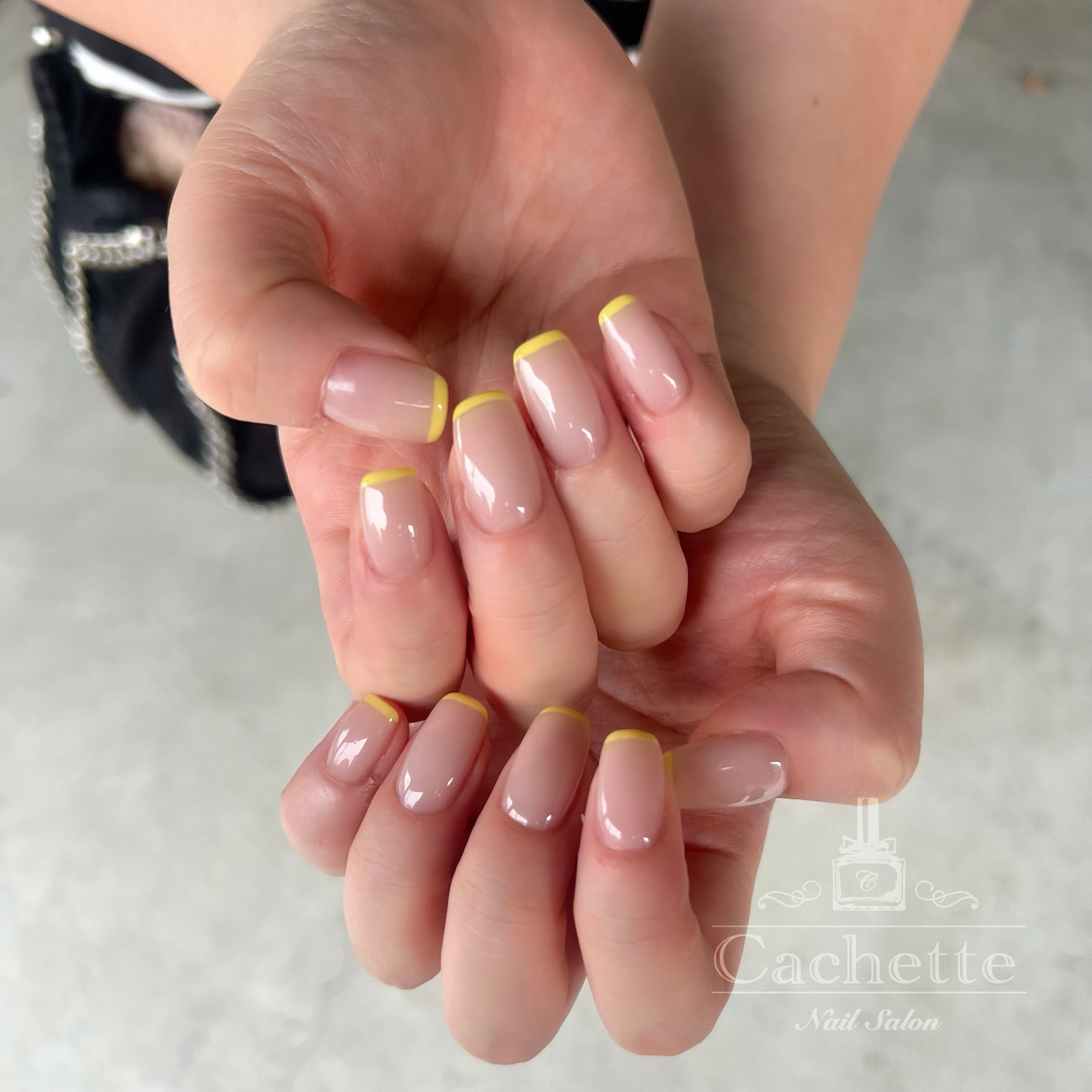nail_cachette