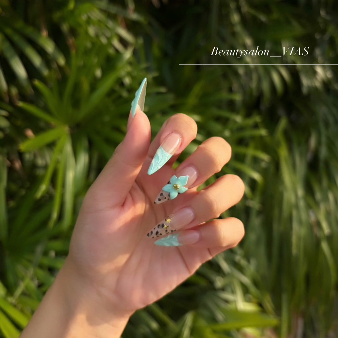 VIAS__nail