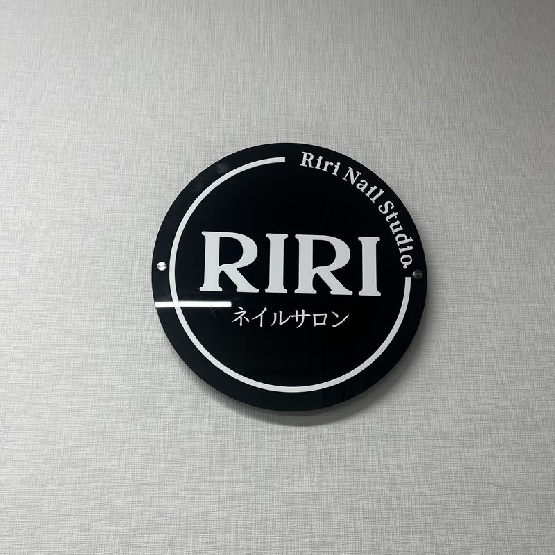 RiRi Nails Studio