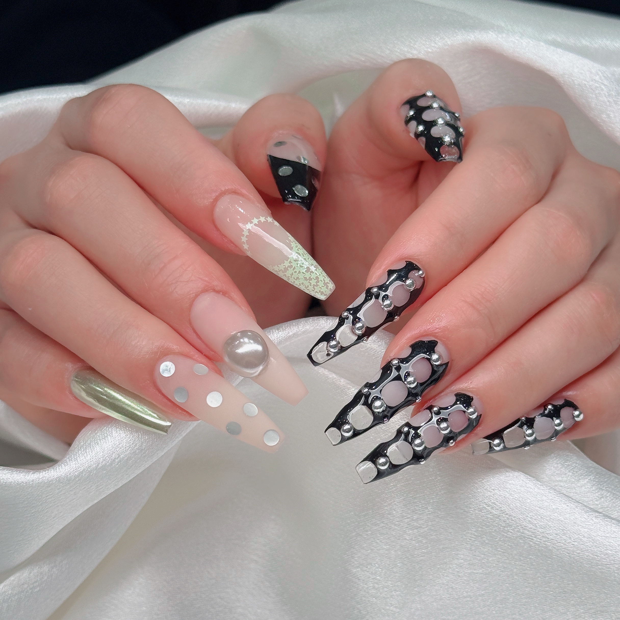 Nails168_