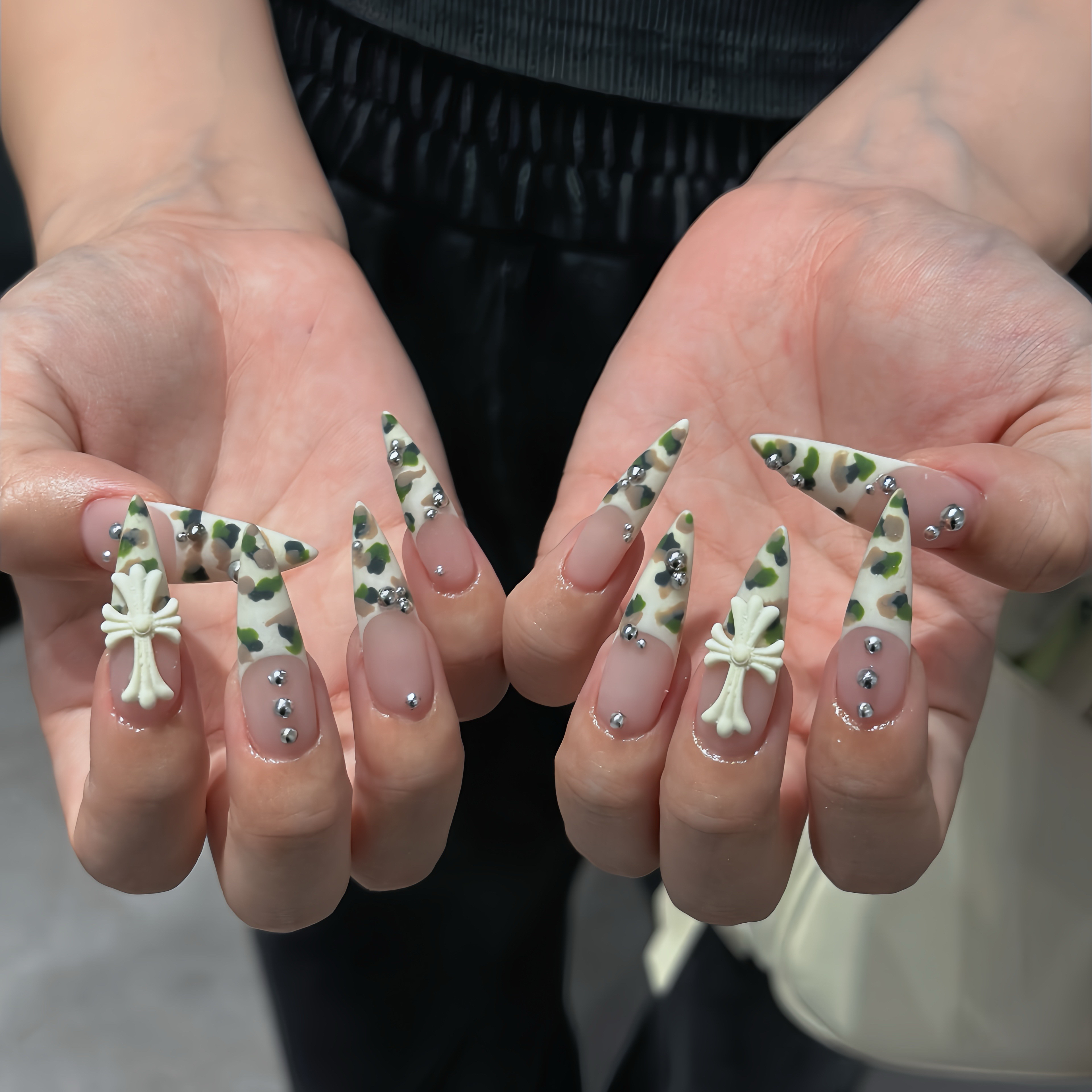 elimuse.nail