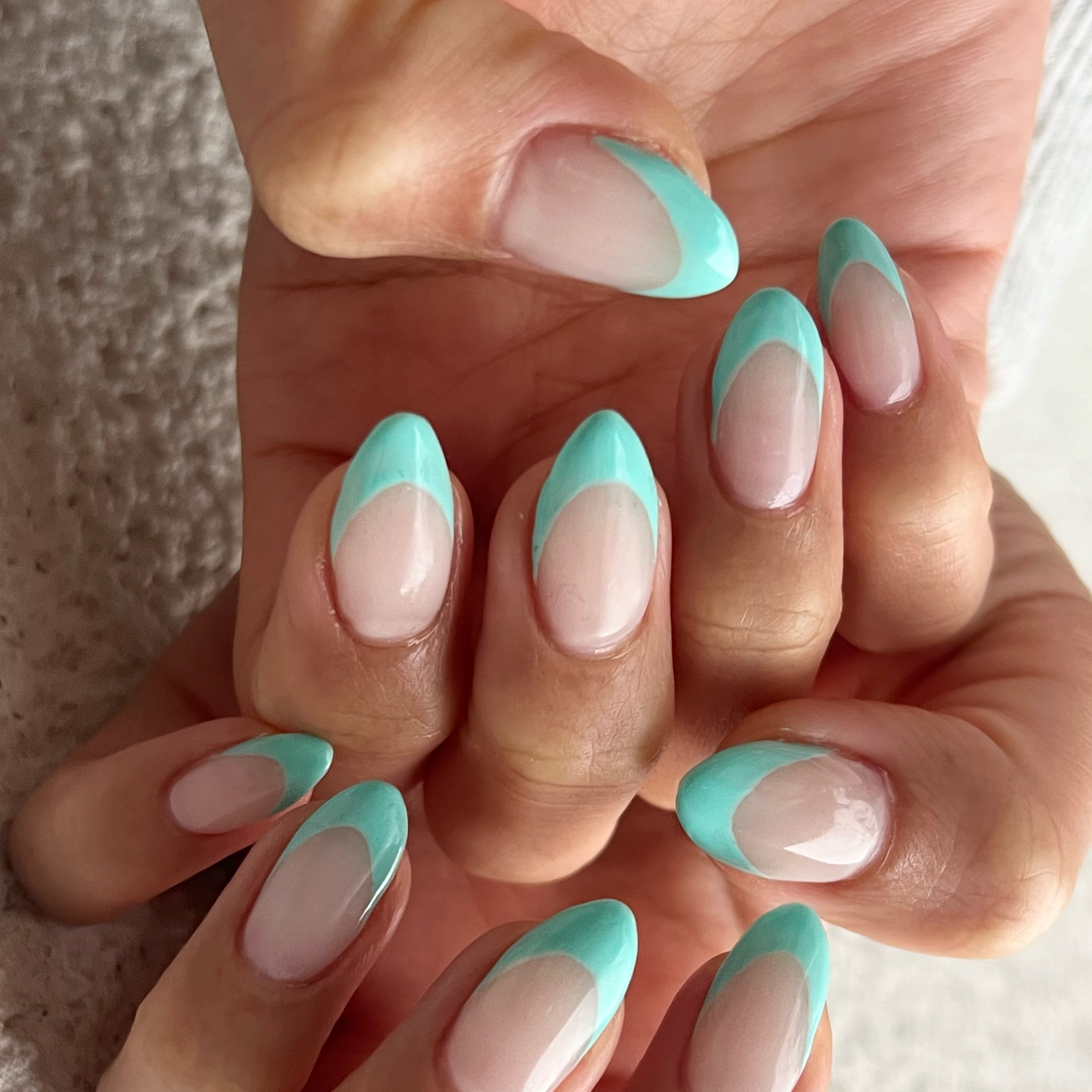 plus_nails