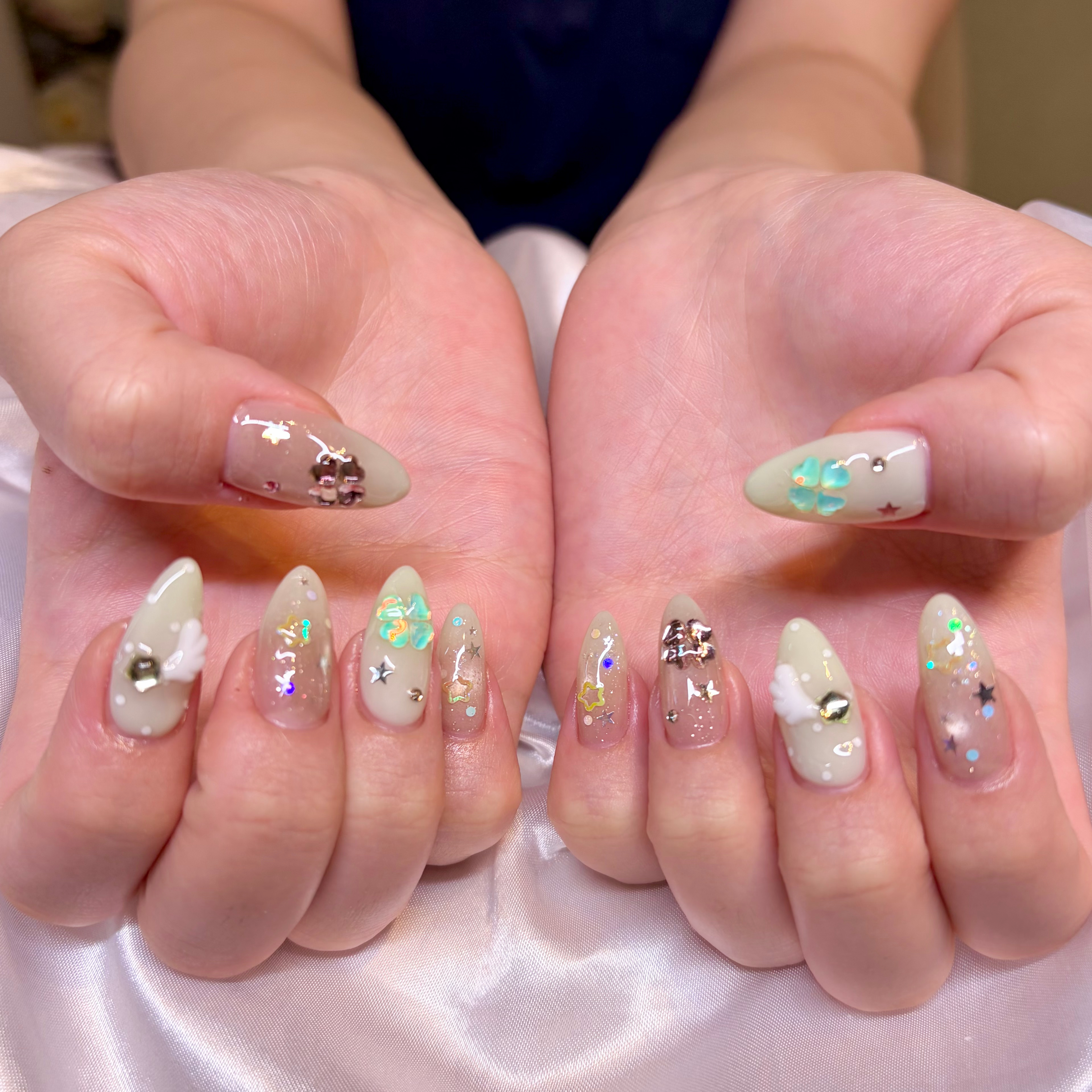emu.nails