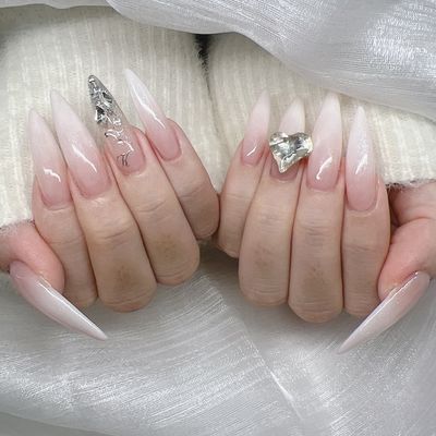 
✅ネイルチップ10本長さ出し＋グラデーション💅