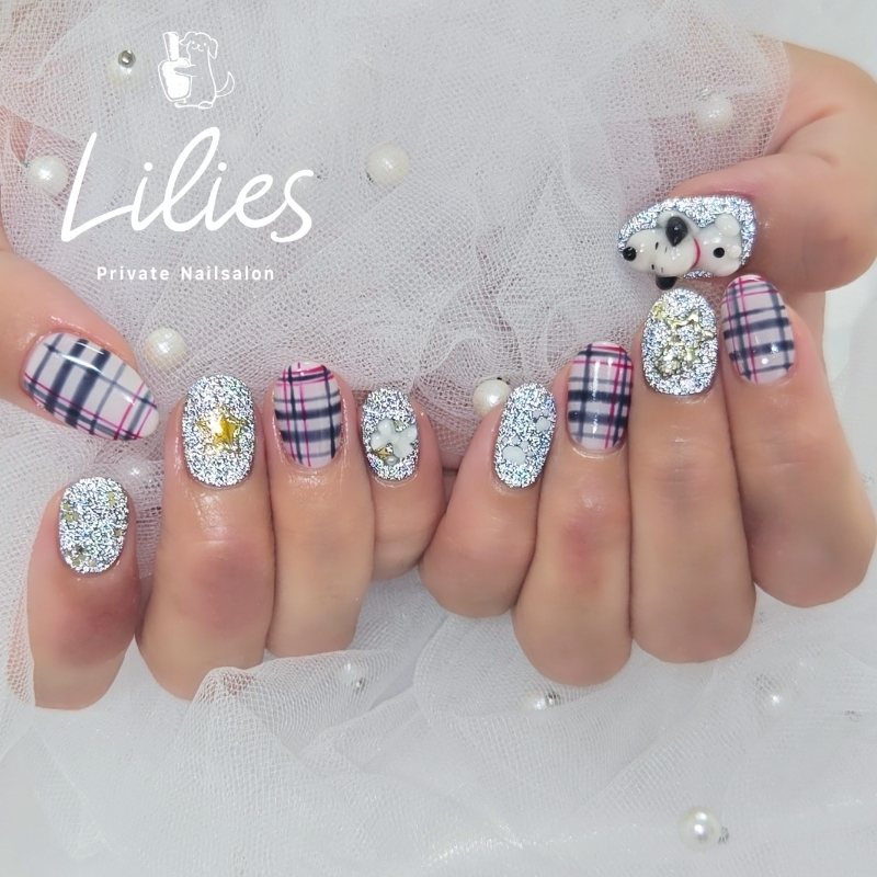 Lilies__nail