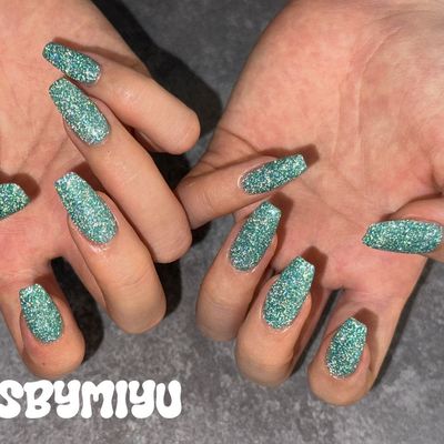 HAND clear & glitter