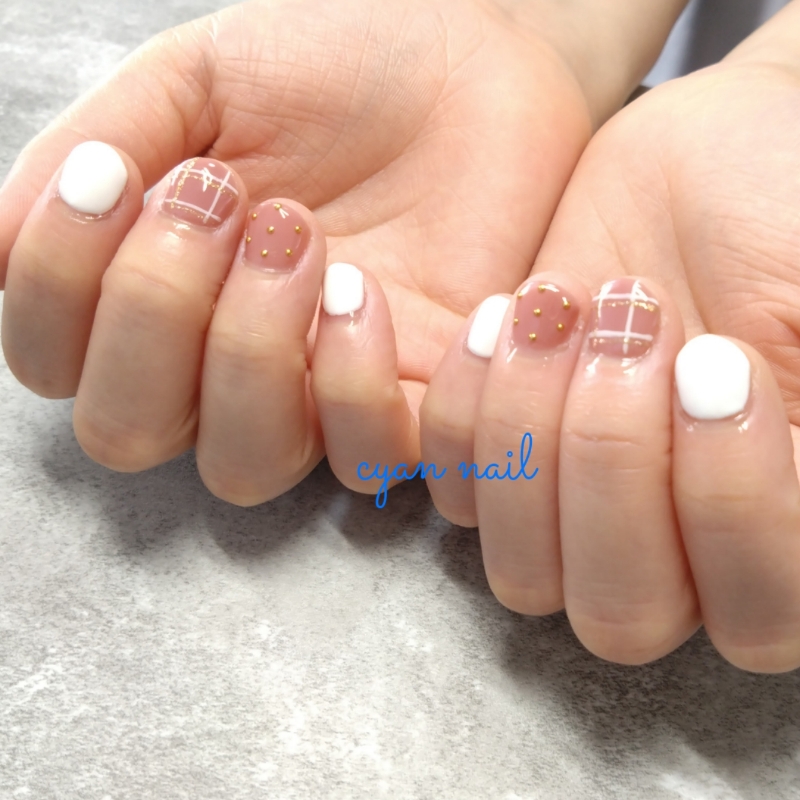 cyan_nail