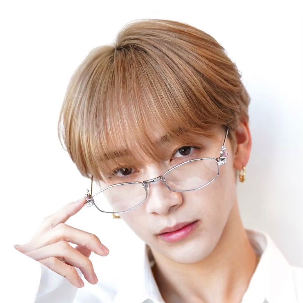 Hallis_shin