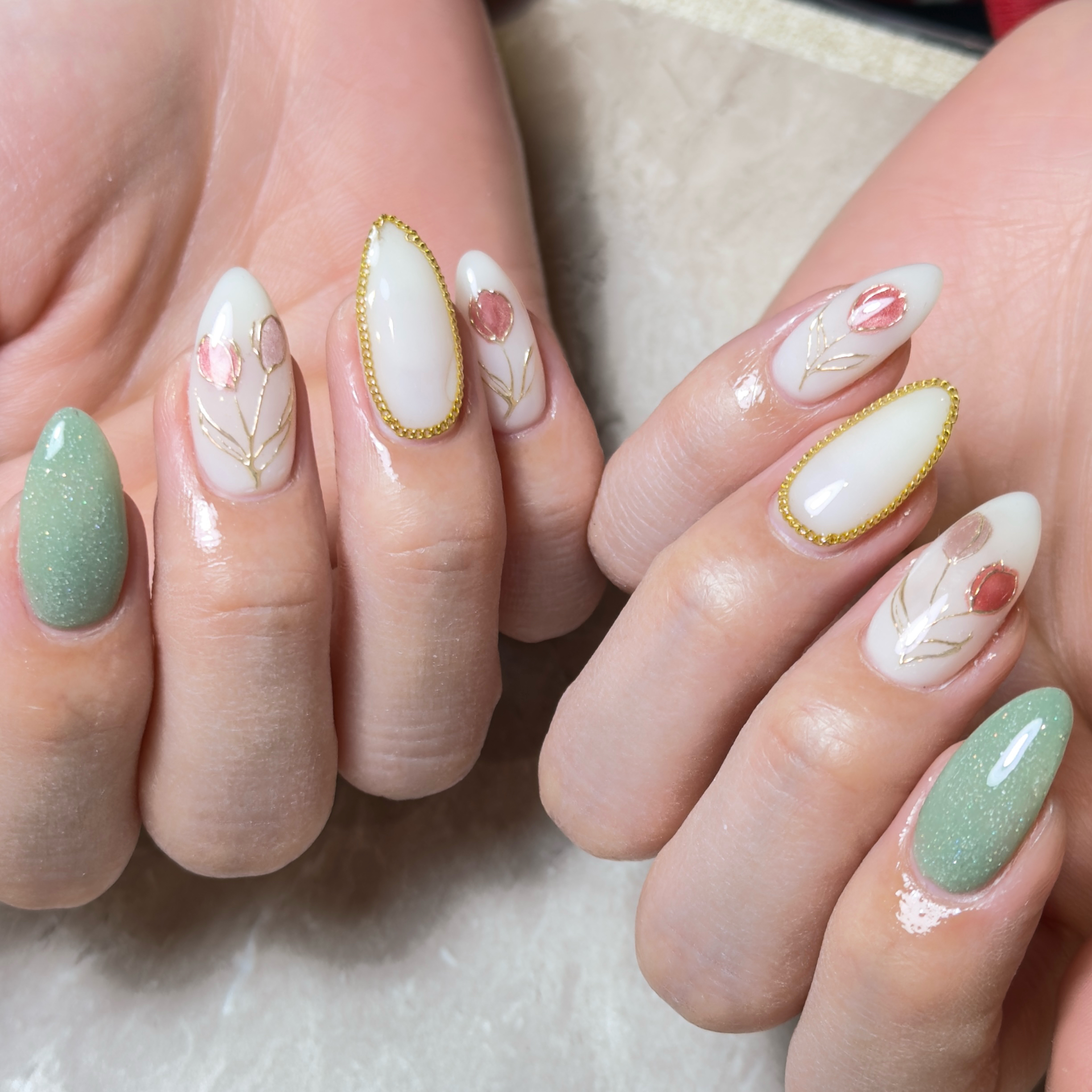 nail.salon.lady