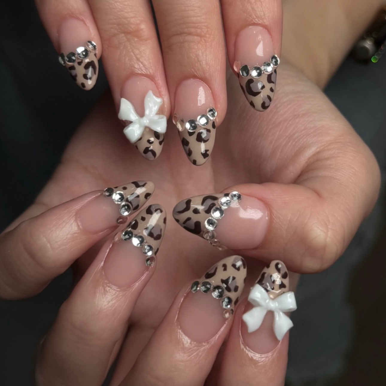 Hine_RibonNail