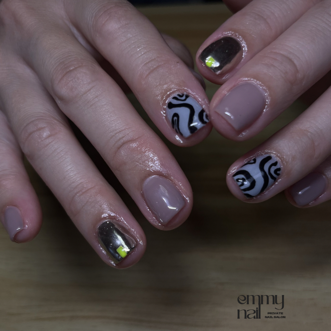 emmy_nail