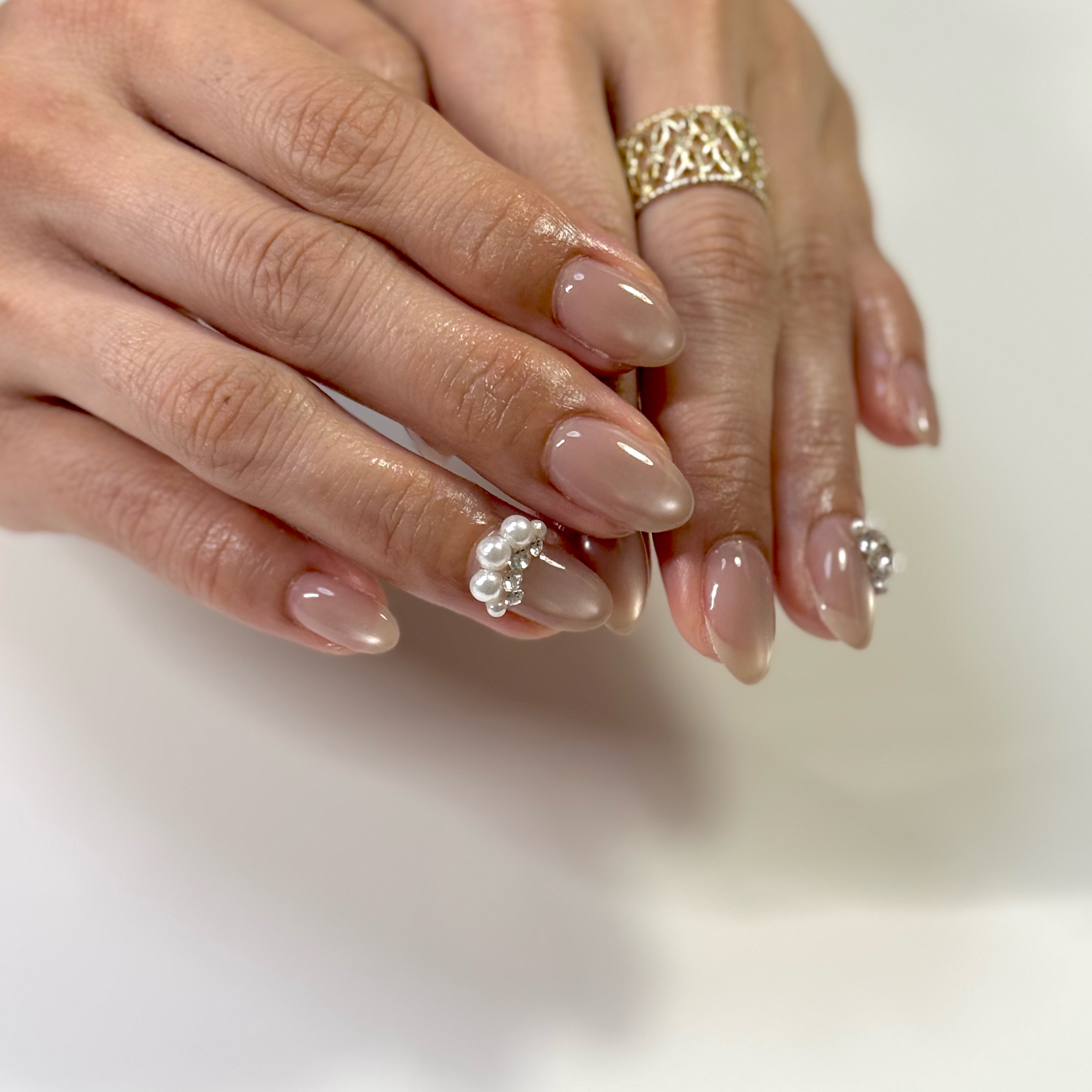 emona__nail