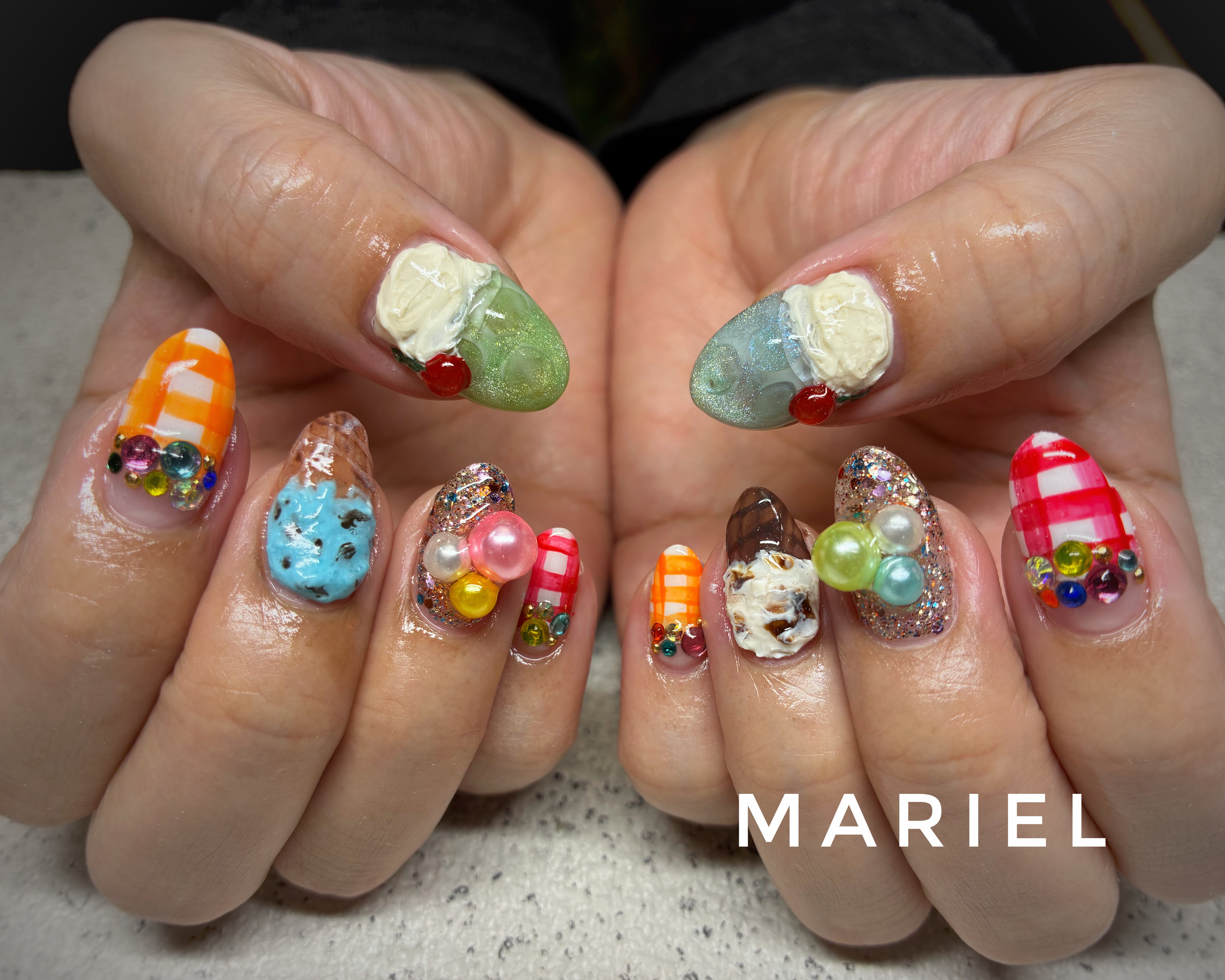 Nail_mariel