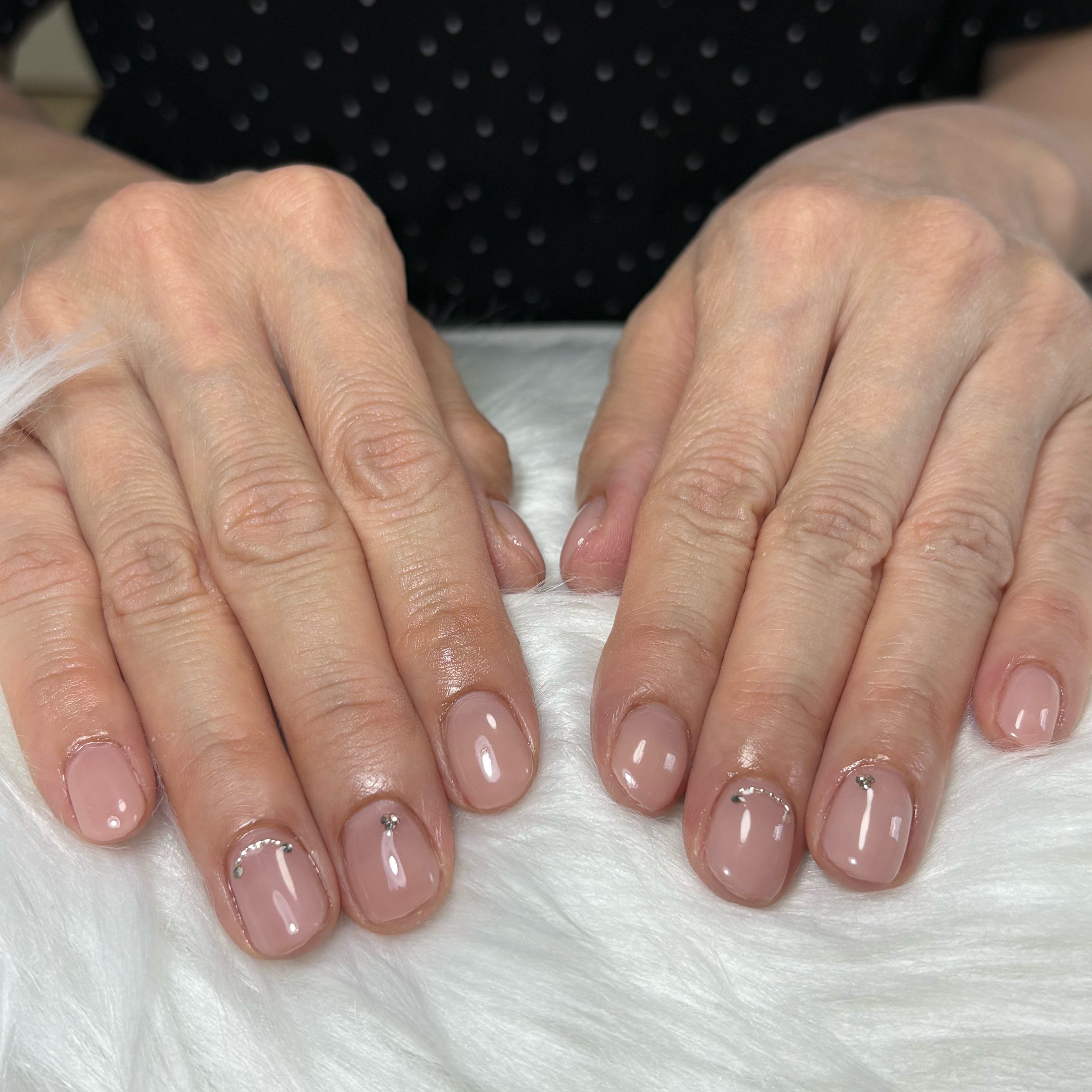avan.nail
