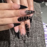 CoMo_Ana_Nail
