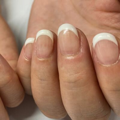 【初回他店ジェルオフ無料】フレンチネイル💅¥8,000→¥7,500