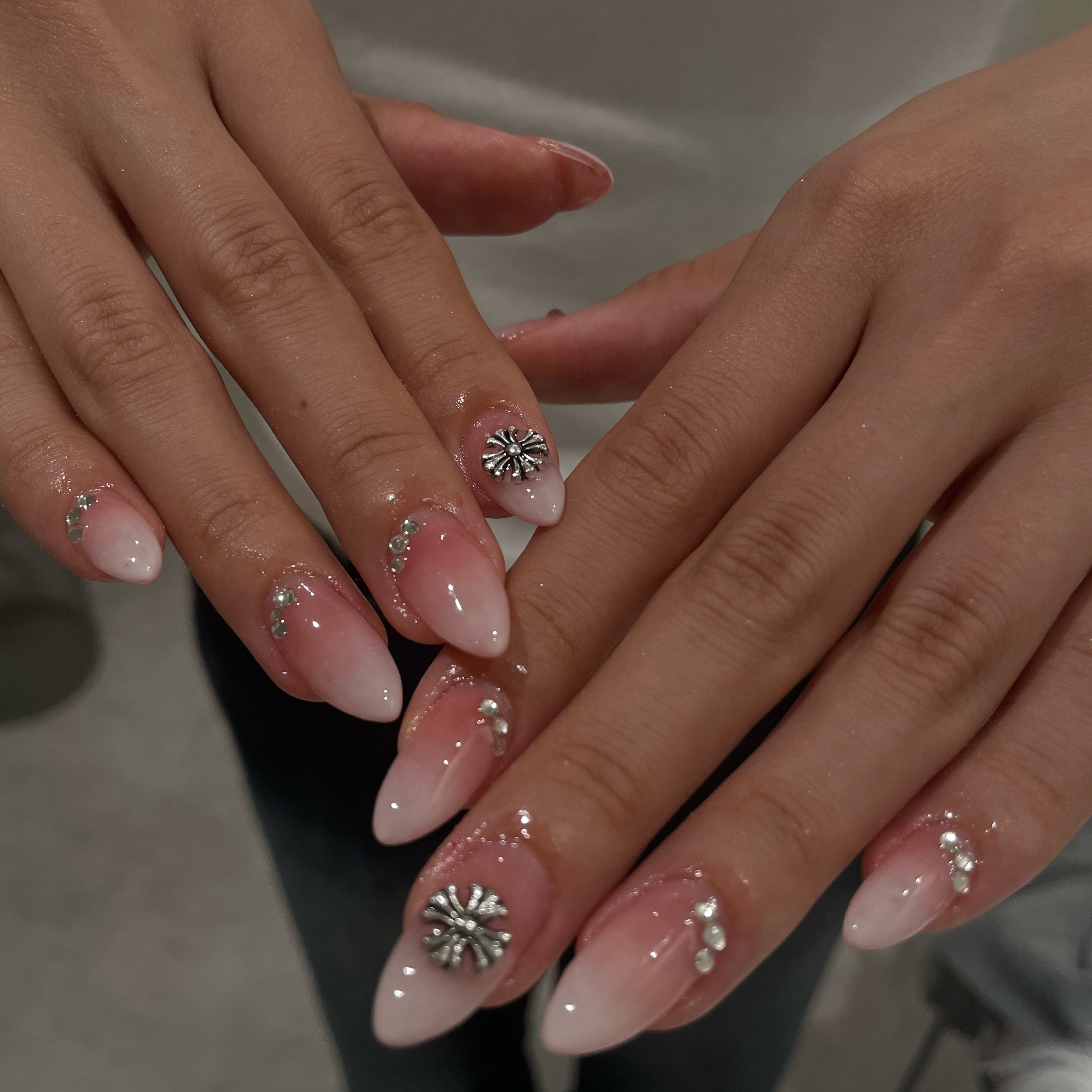 melo_nails.