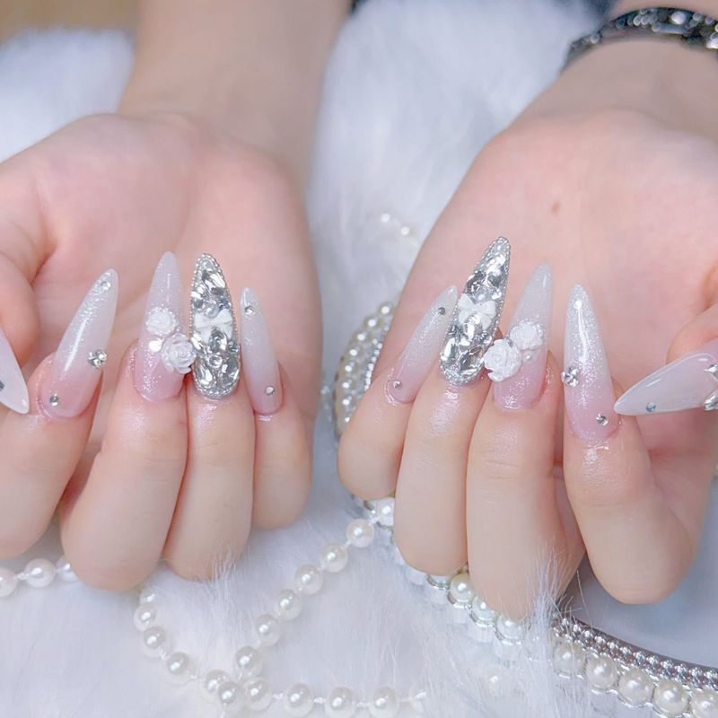 GOHOUBI Nail
