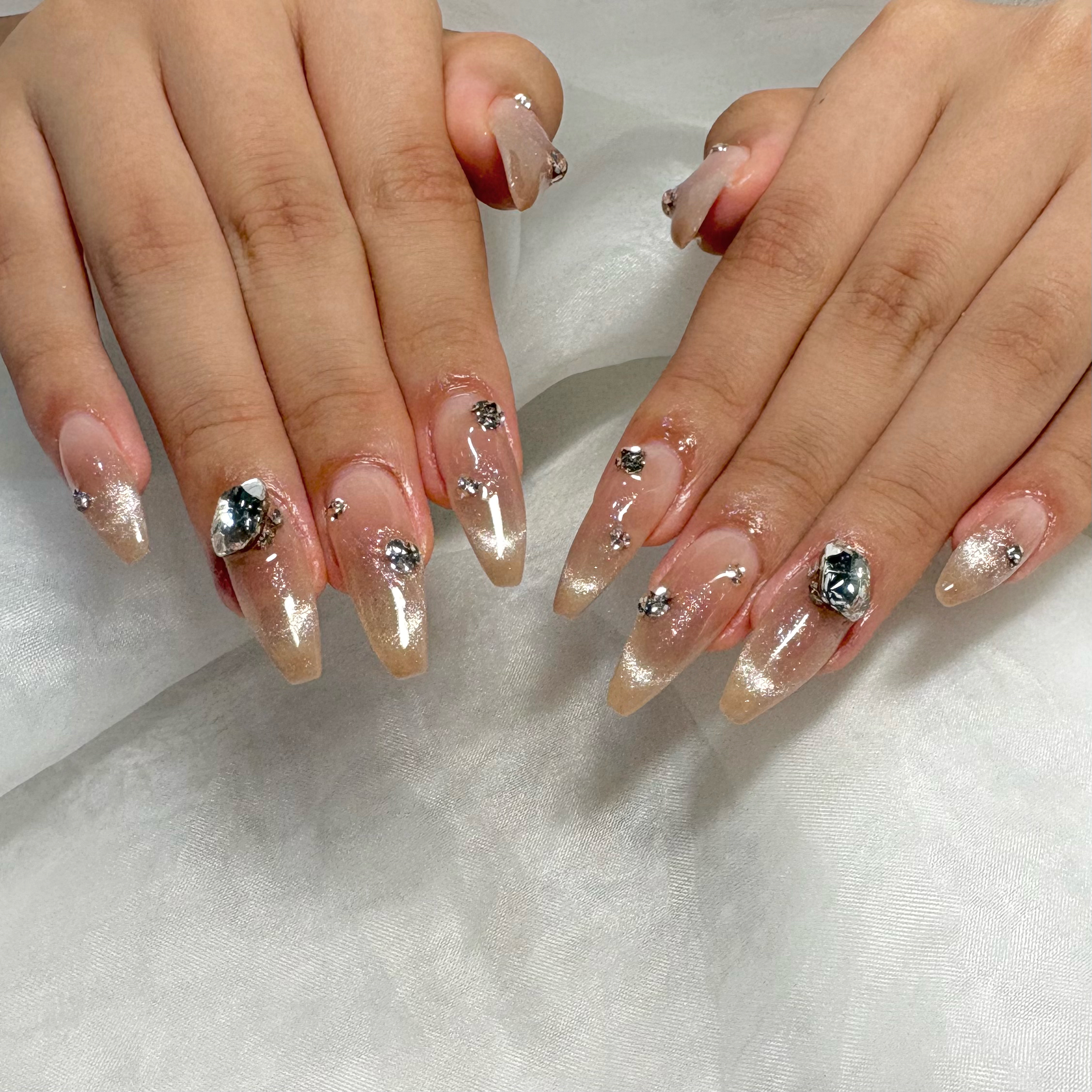 tomoko_trunail