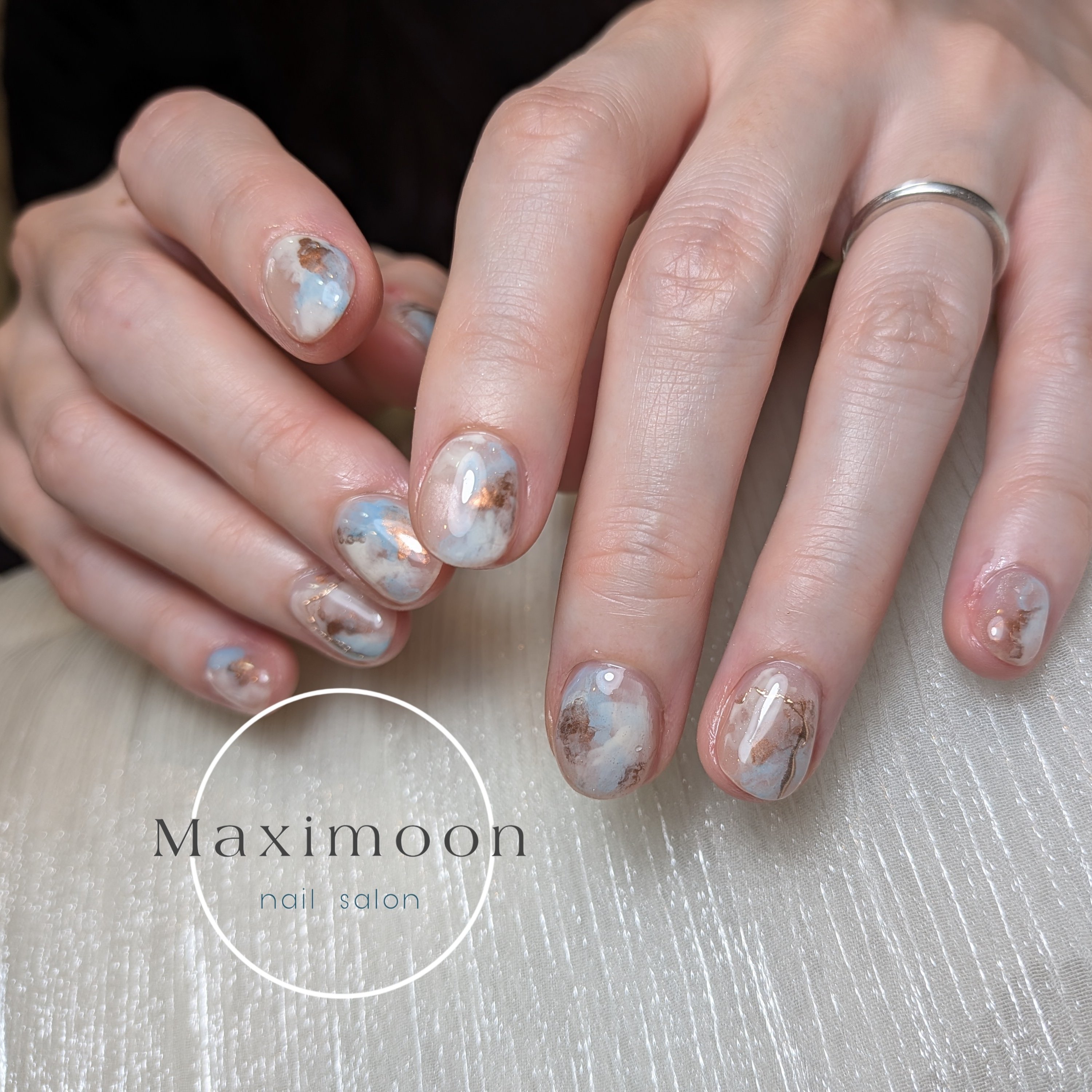 Maximoon_momo