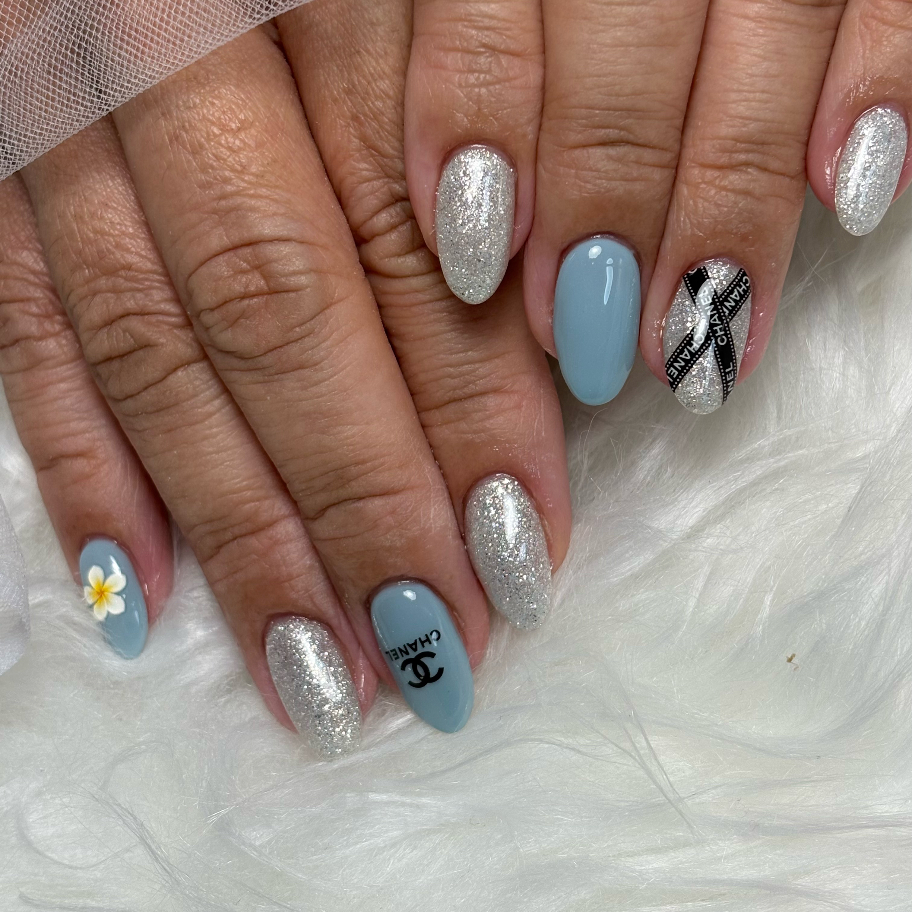 Lia__nail