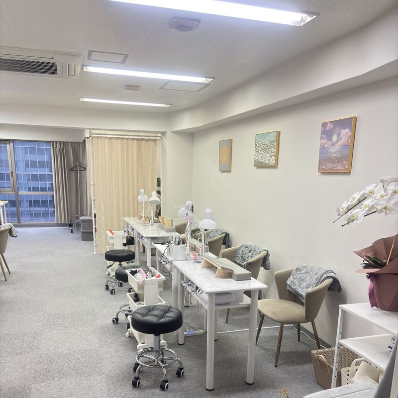 R1Nail salon