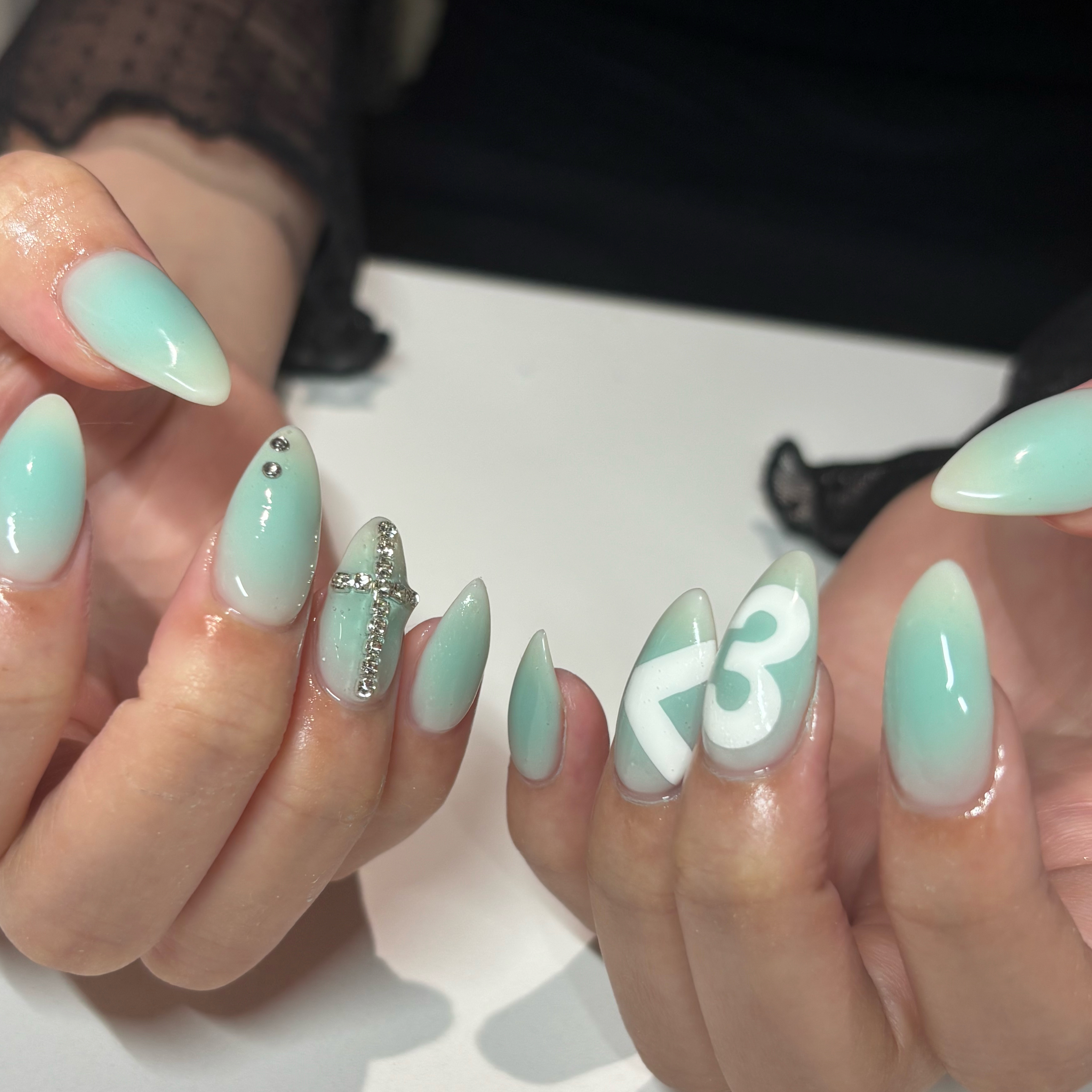 rei_s2_nail