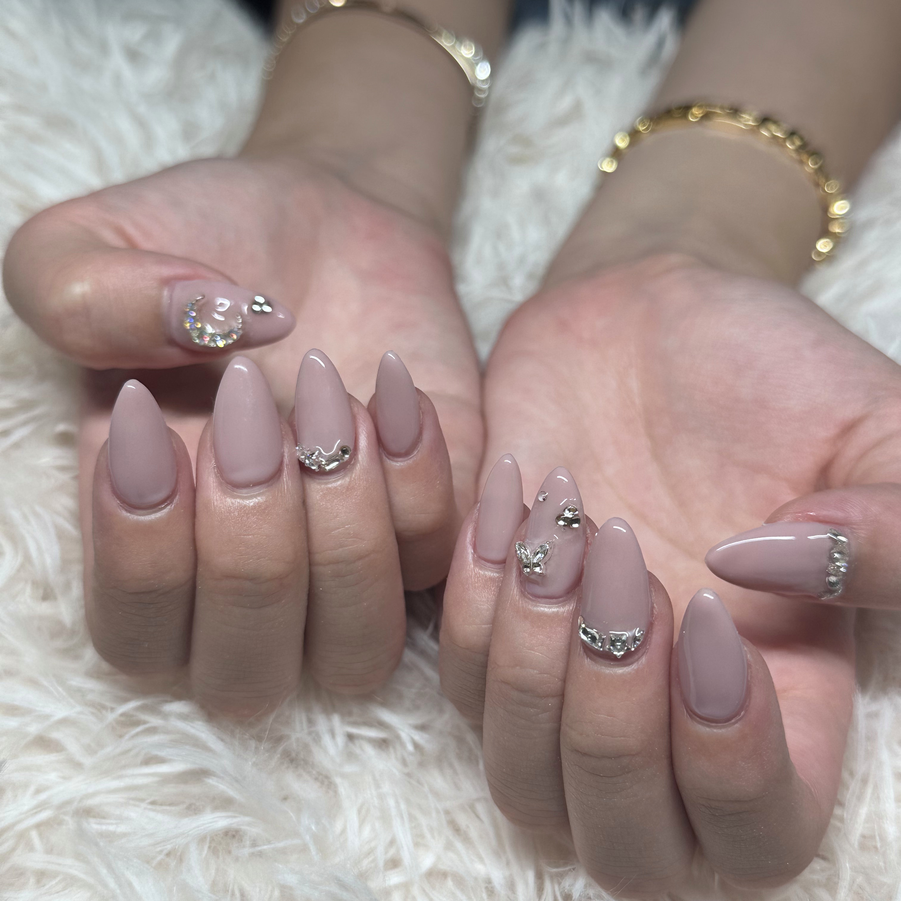 llai_nail