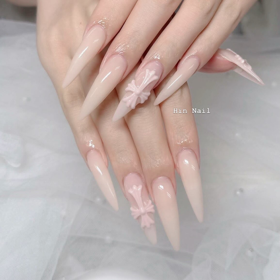 Hin_Nail