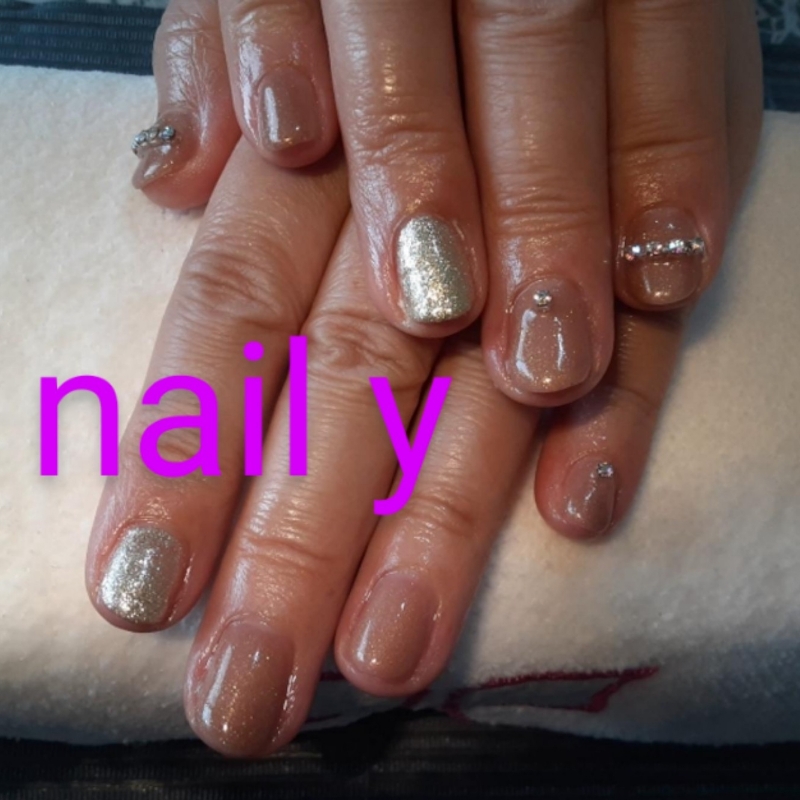 Nail_y_tama