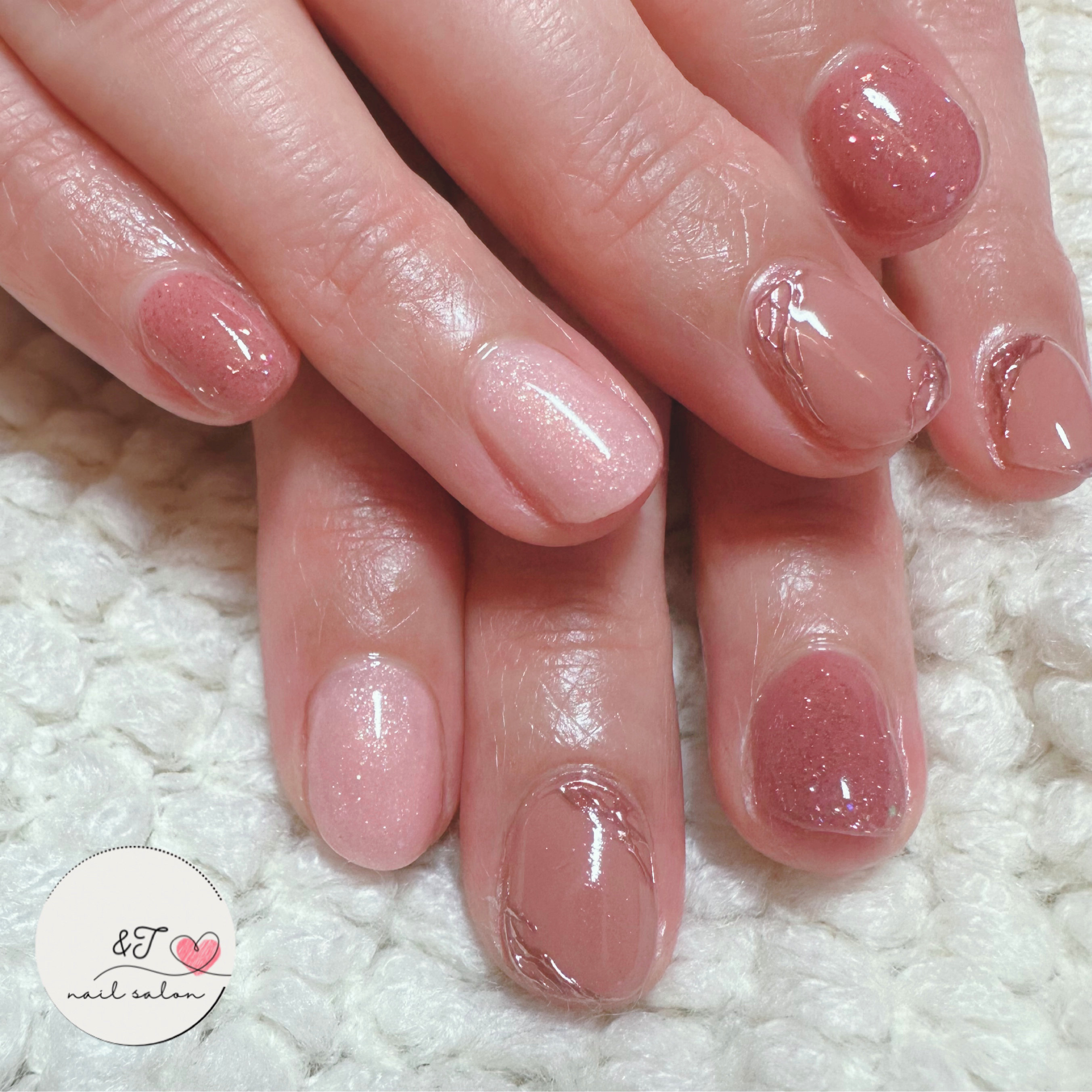 nail_salon_and_T