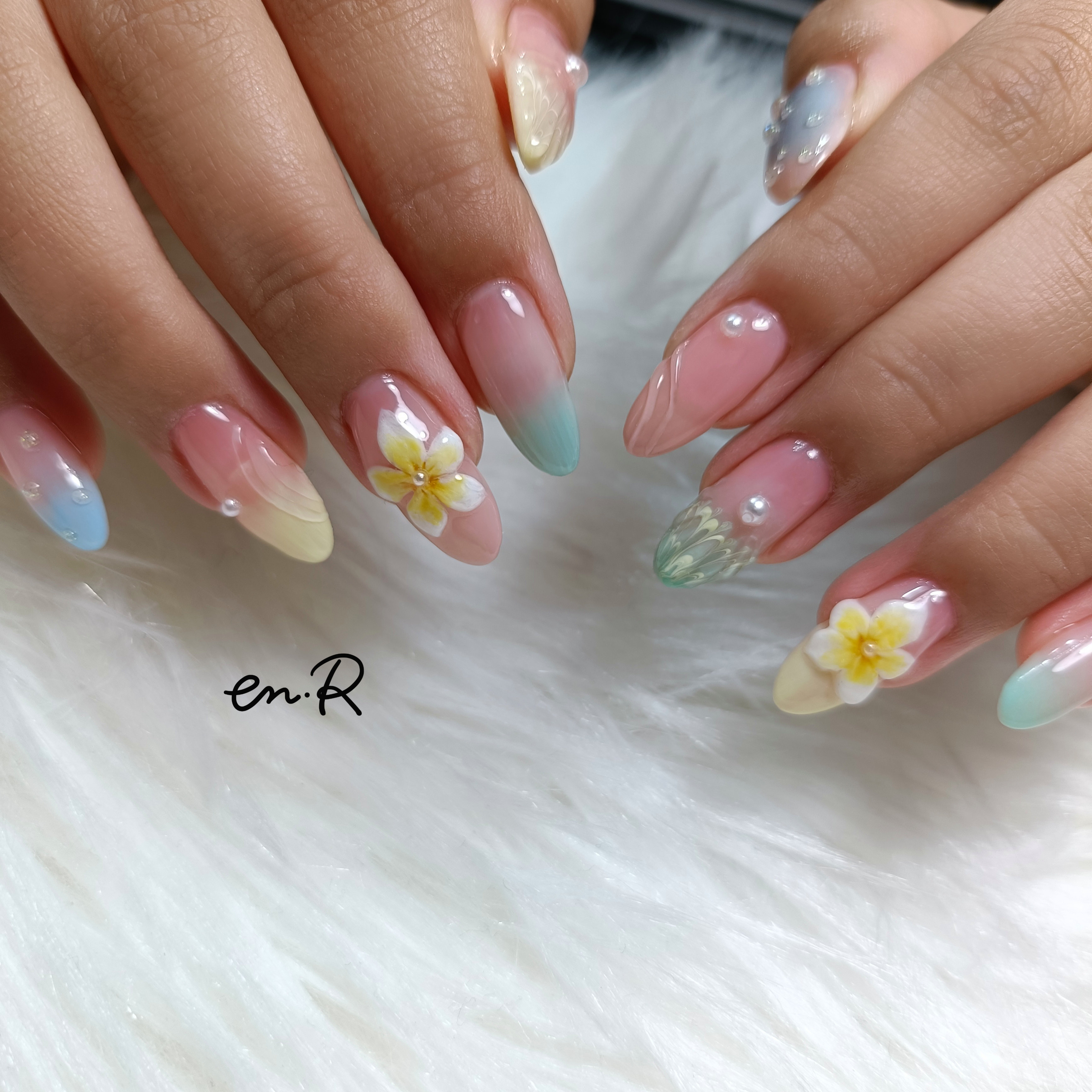en.R_nail_anko