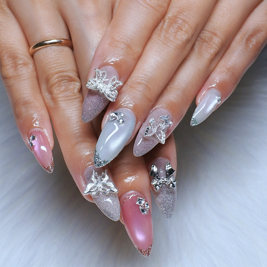 Ravahlia_nails