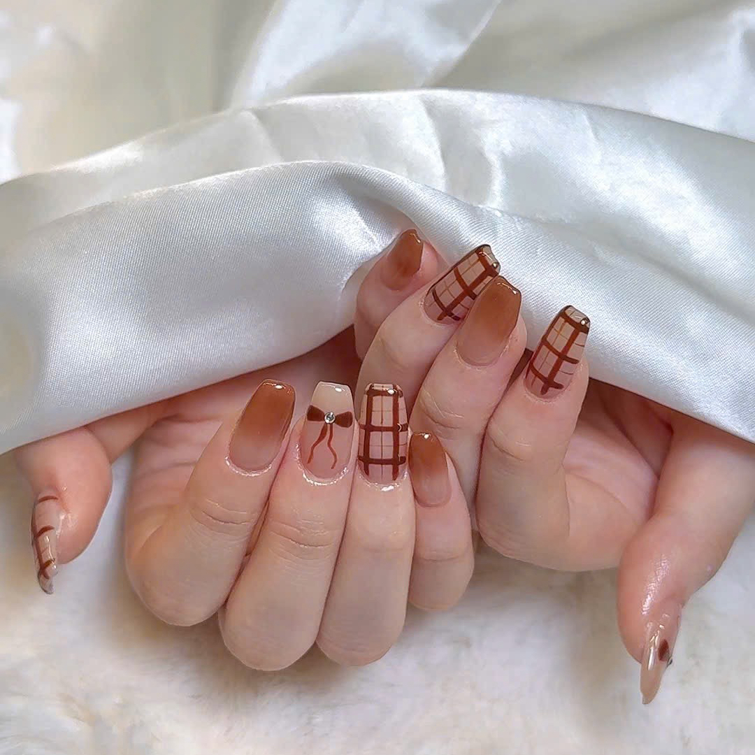 Berry_nails