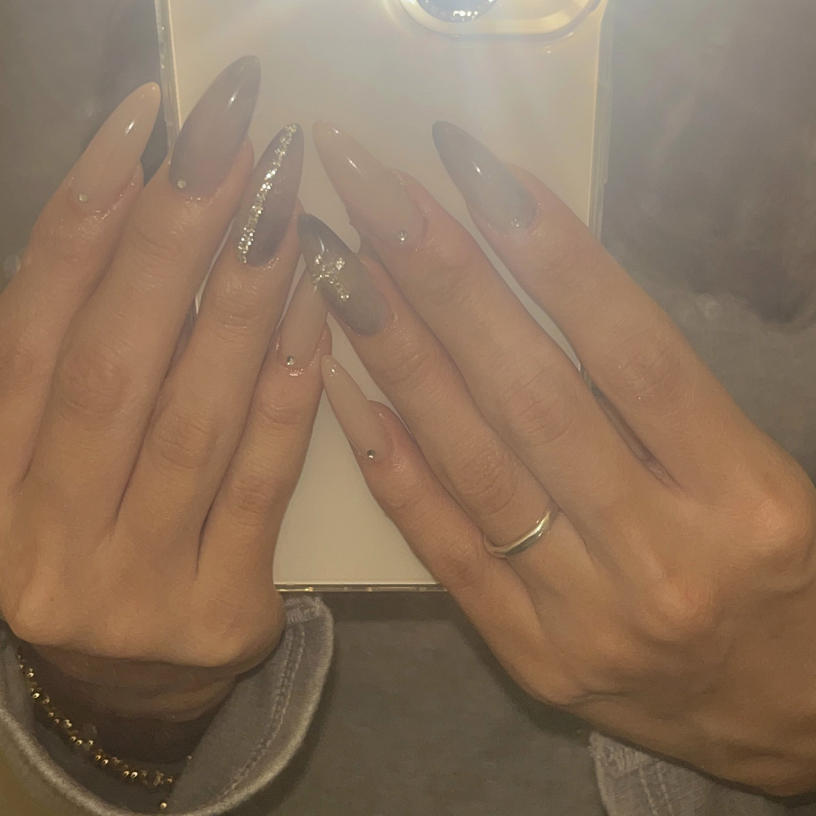 nails_maho