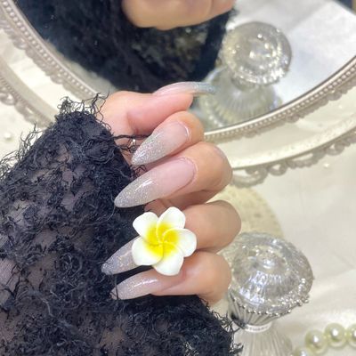 【オフ無】チップ10本長さだし🎀ラメグラデーション🤍