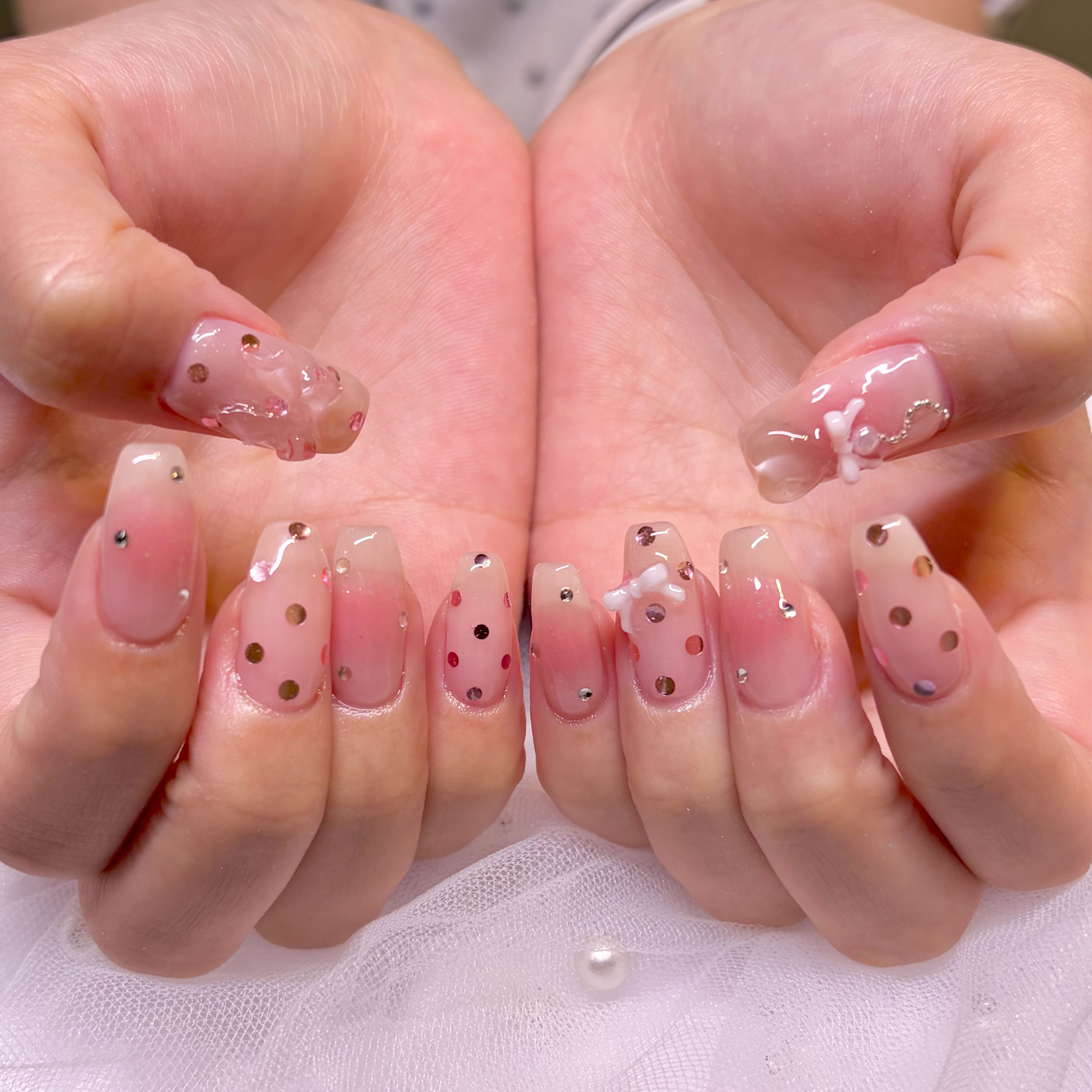 emu.nails
